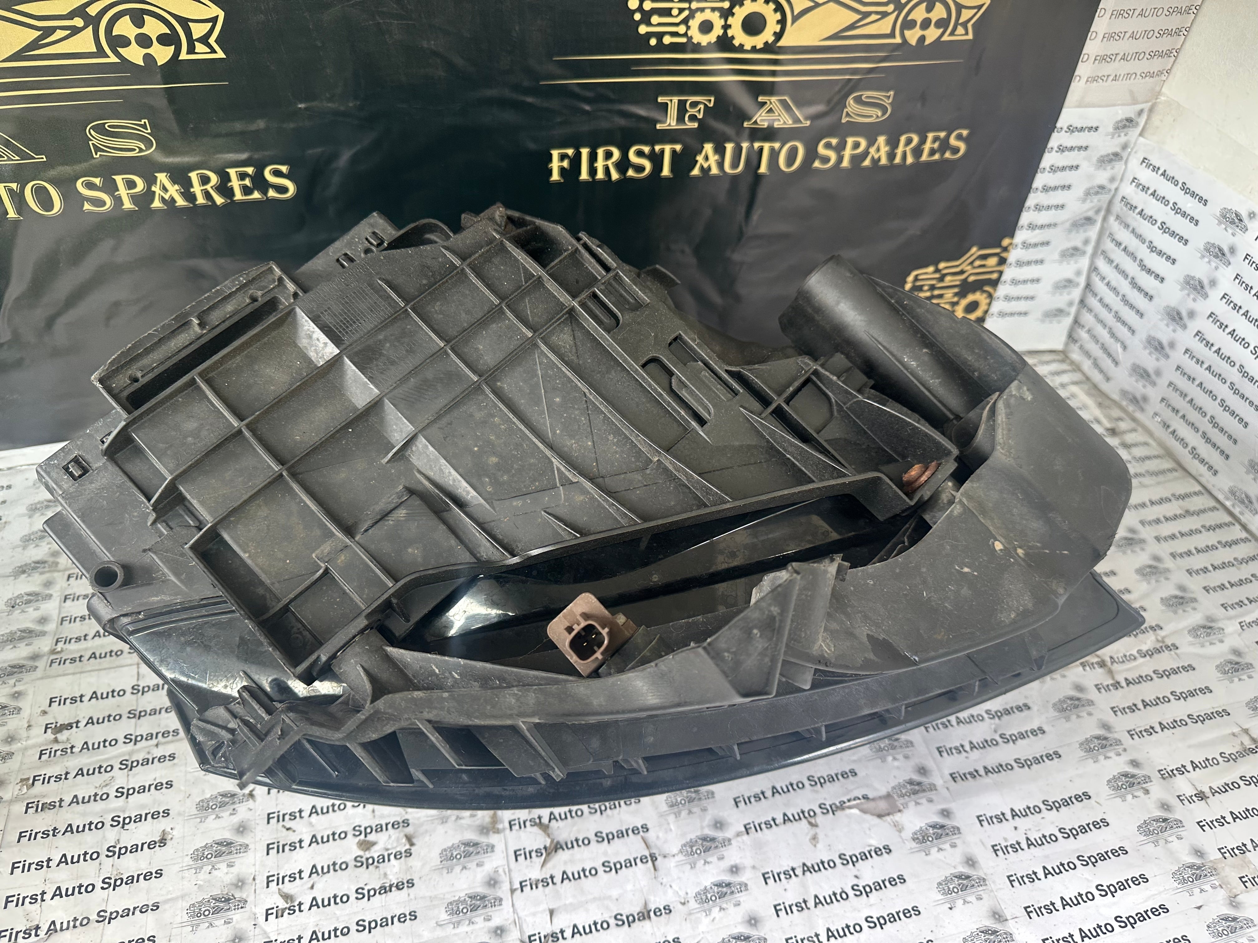 Audi A5 2010 Left Headlight with Bracket (8T0941003AB) (2001812)