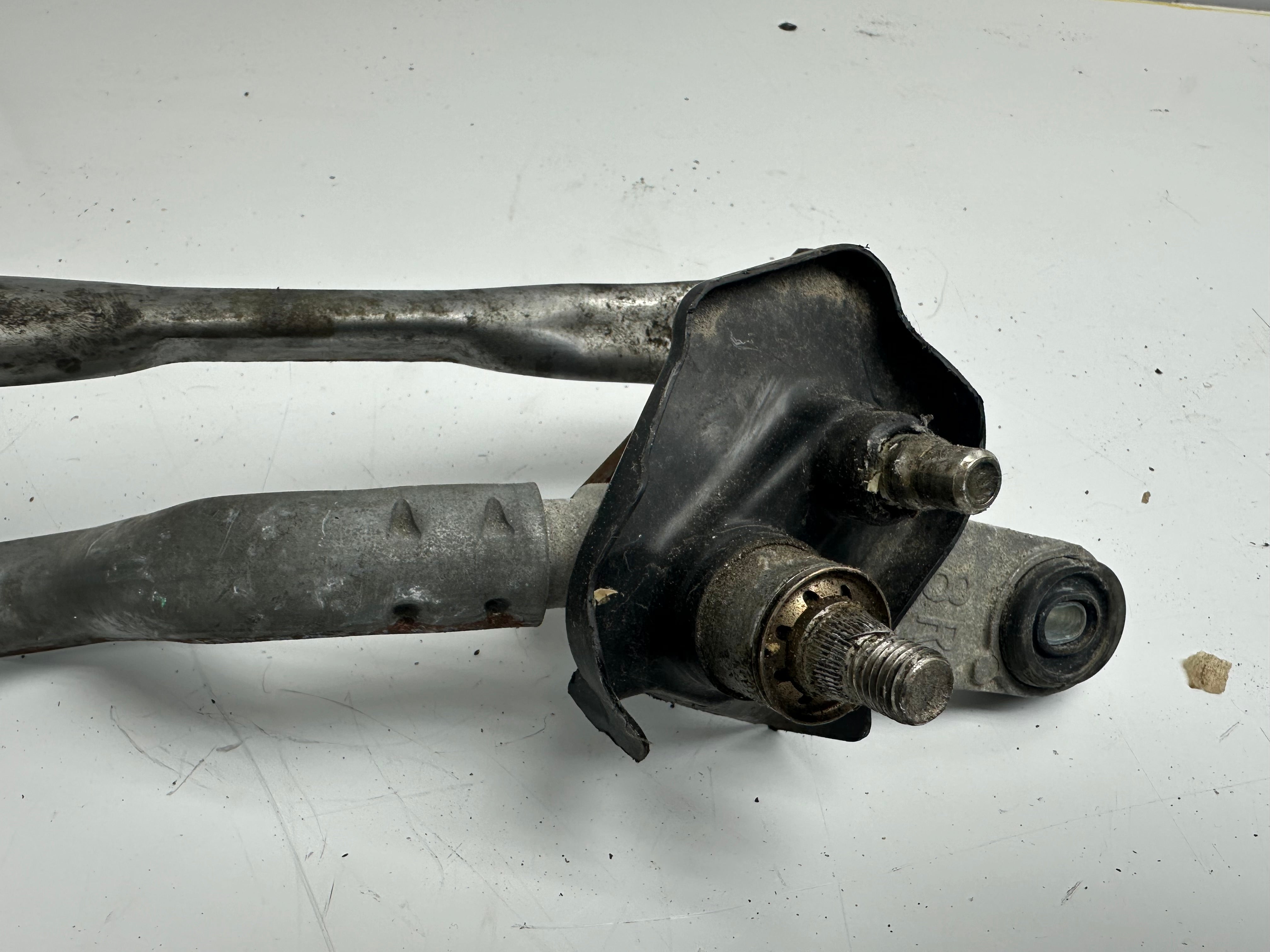 Toyota Yaris Front Wiper Motor & Linkage (85110-0D200, 159300-4124)