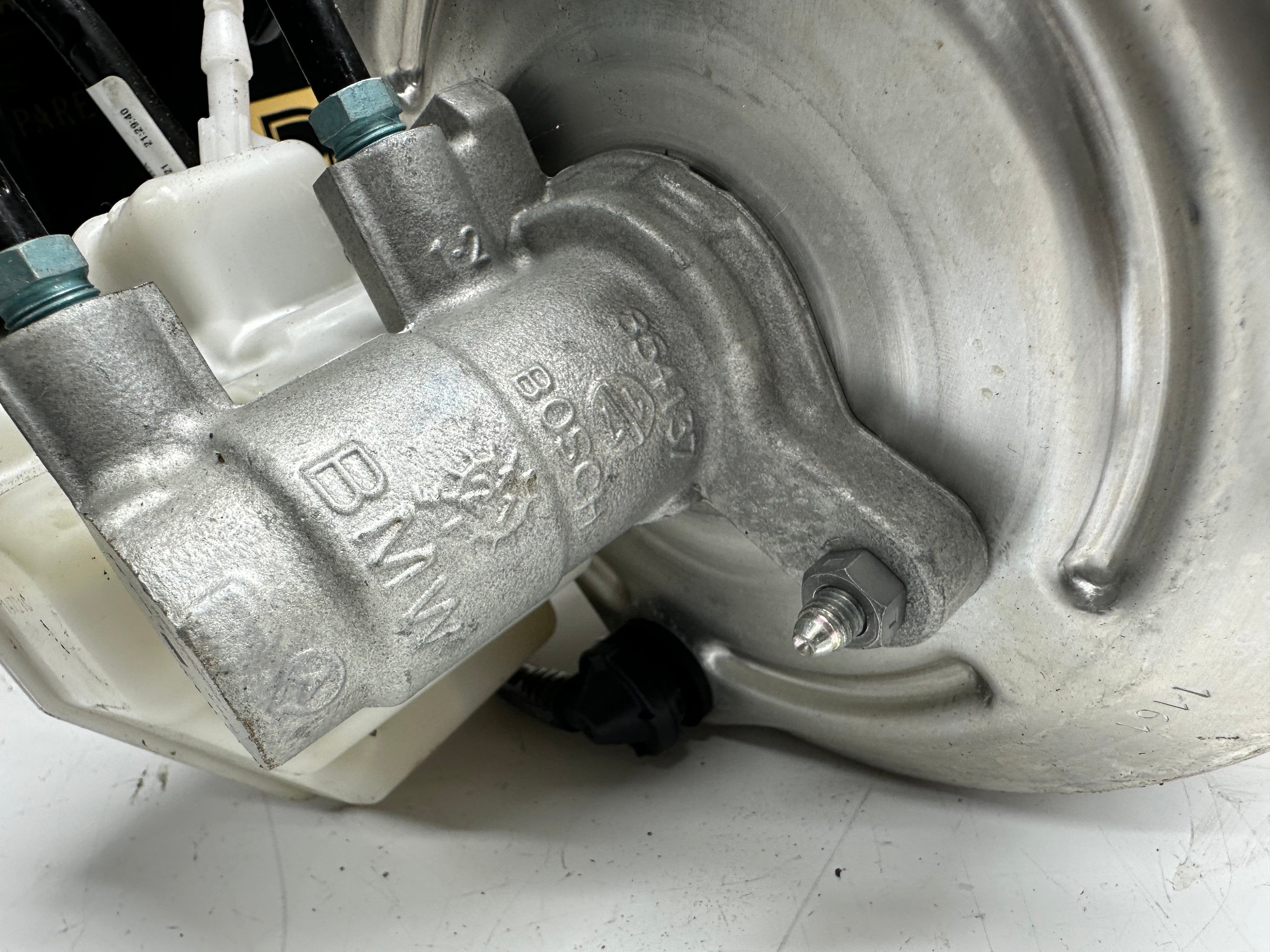 BMW 3 Series G20 G80 G28 330e Plug-In Hybrid Servo Brake (6879424) (0204J01143) Bosch