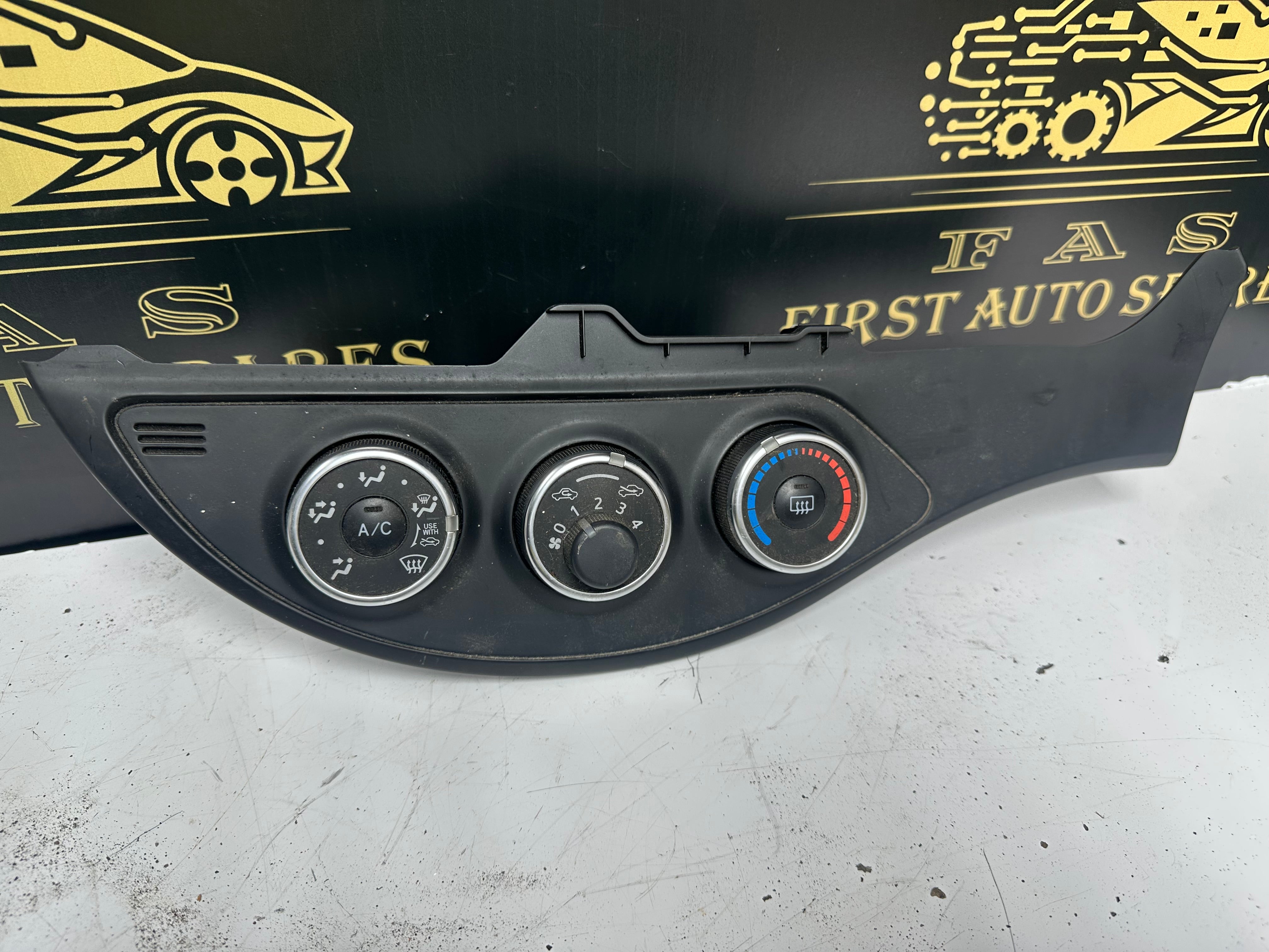 Toyota Yaris Climate Control Panel Manual Petrol (55406-OD400) (107769A0)