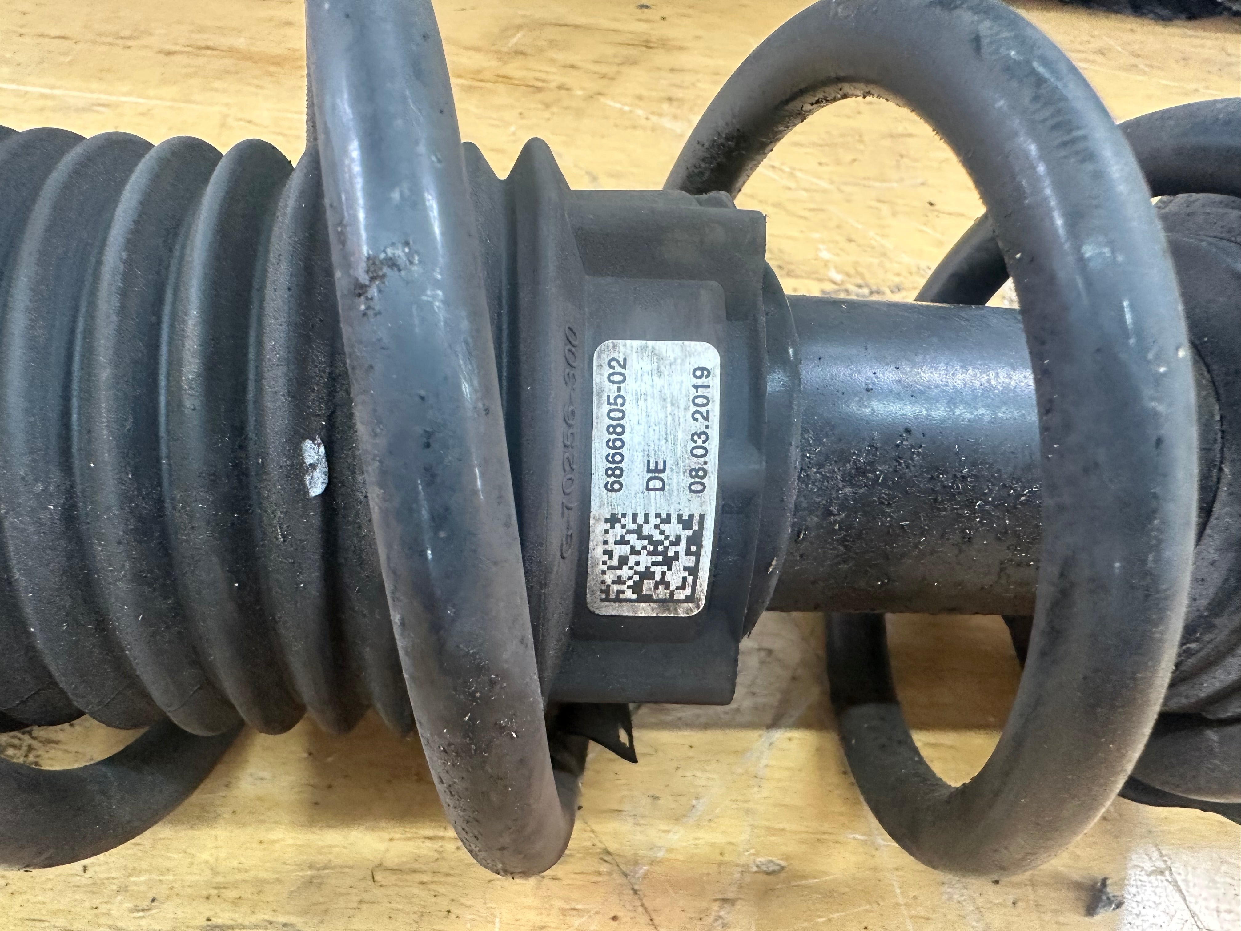 BMW 5 Series G30 Rear O/S N/S Left / Right Suspension Shock Absorber (6866617 02)