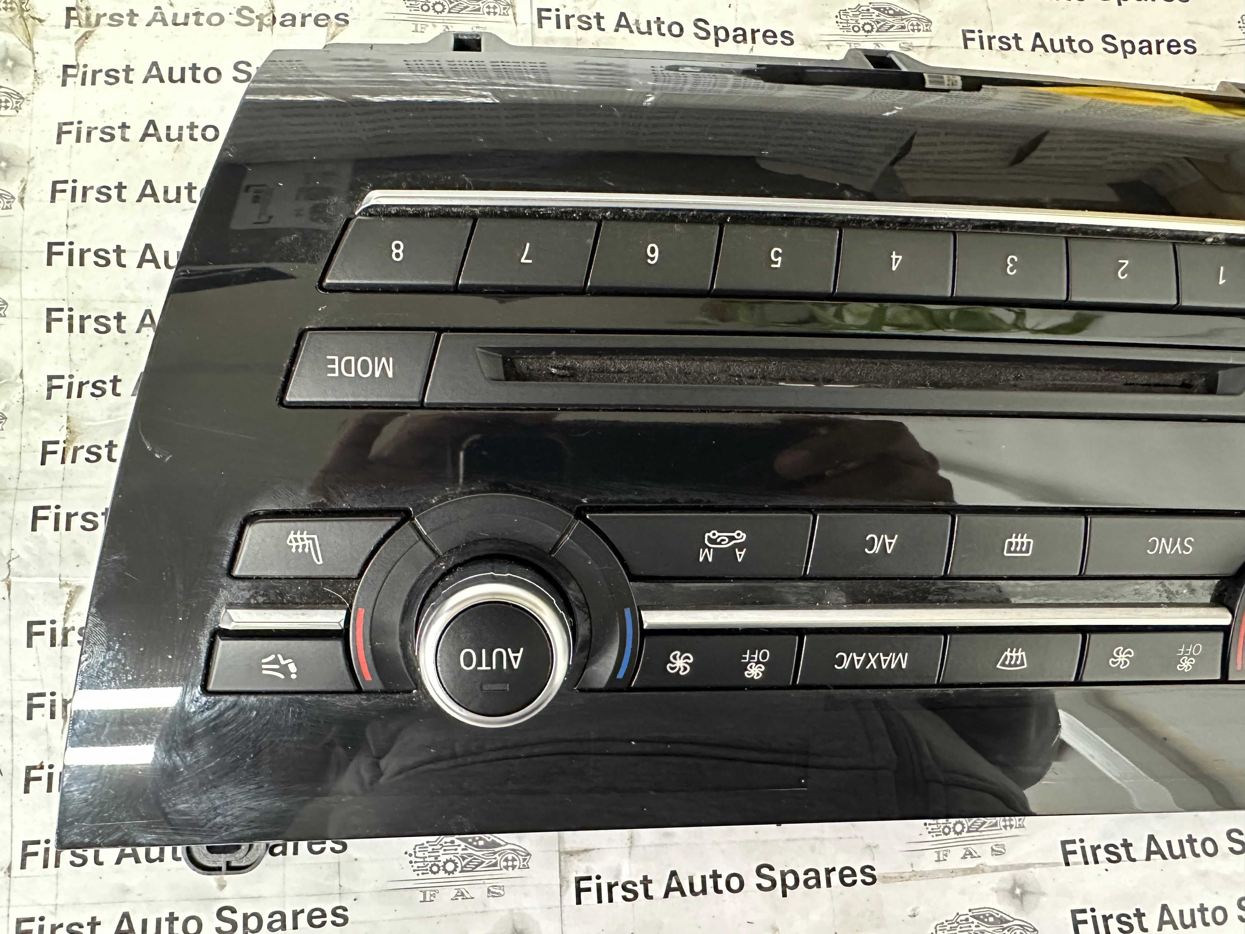 BMW X5 F15 2016 Volume Buttons Climate Control Unit Module (6819734-01)