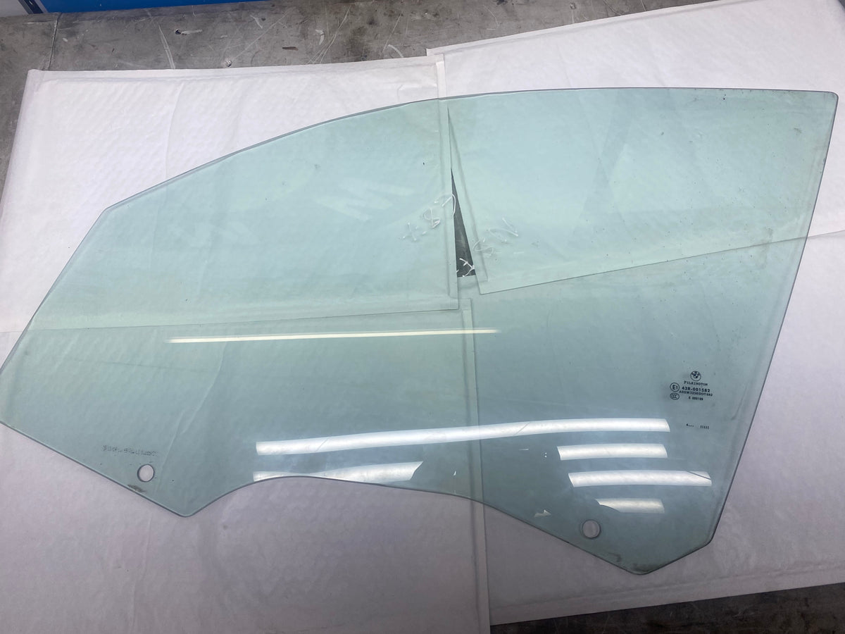 BMW E87 Front Passenger Side Window Glass – 2004–2011