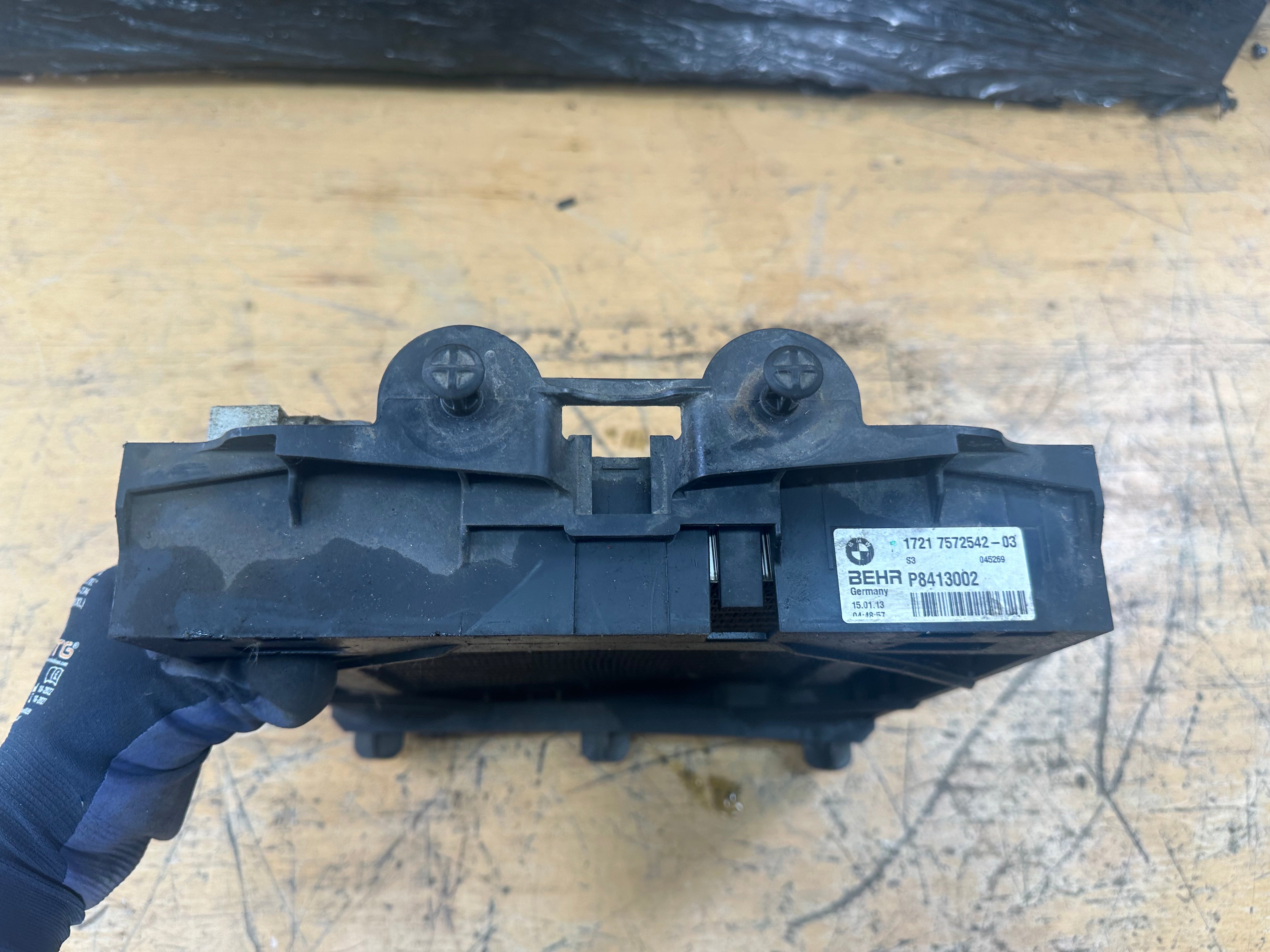 BMW 5 Series F10 Oil Radiator Cooler (7572542) (M9056003) (P8413002) (7572542-03)