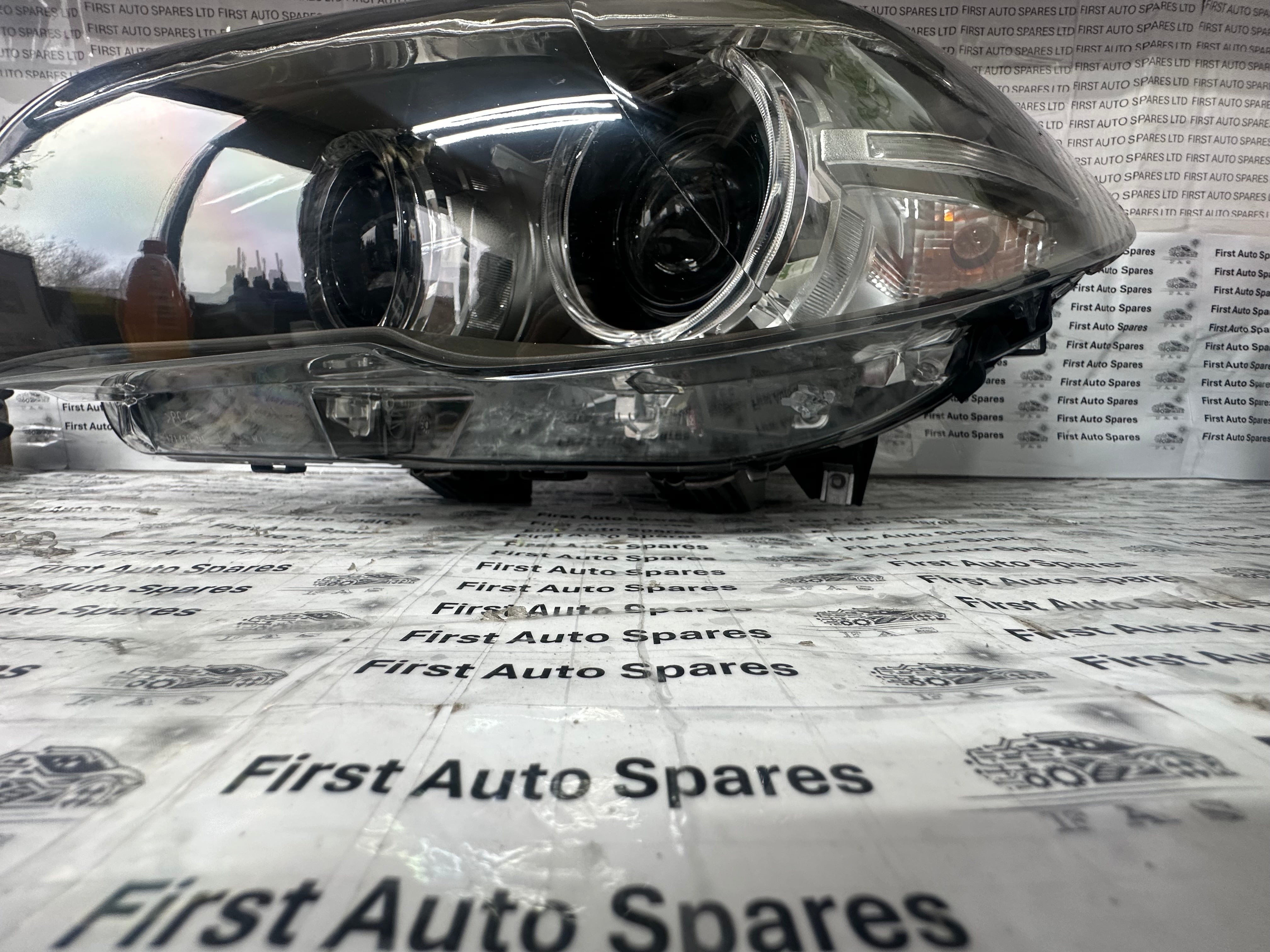 BMW 5 Series Xenon F10 F11 Left Headlight (7317131-10)