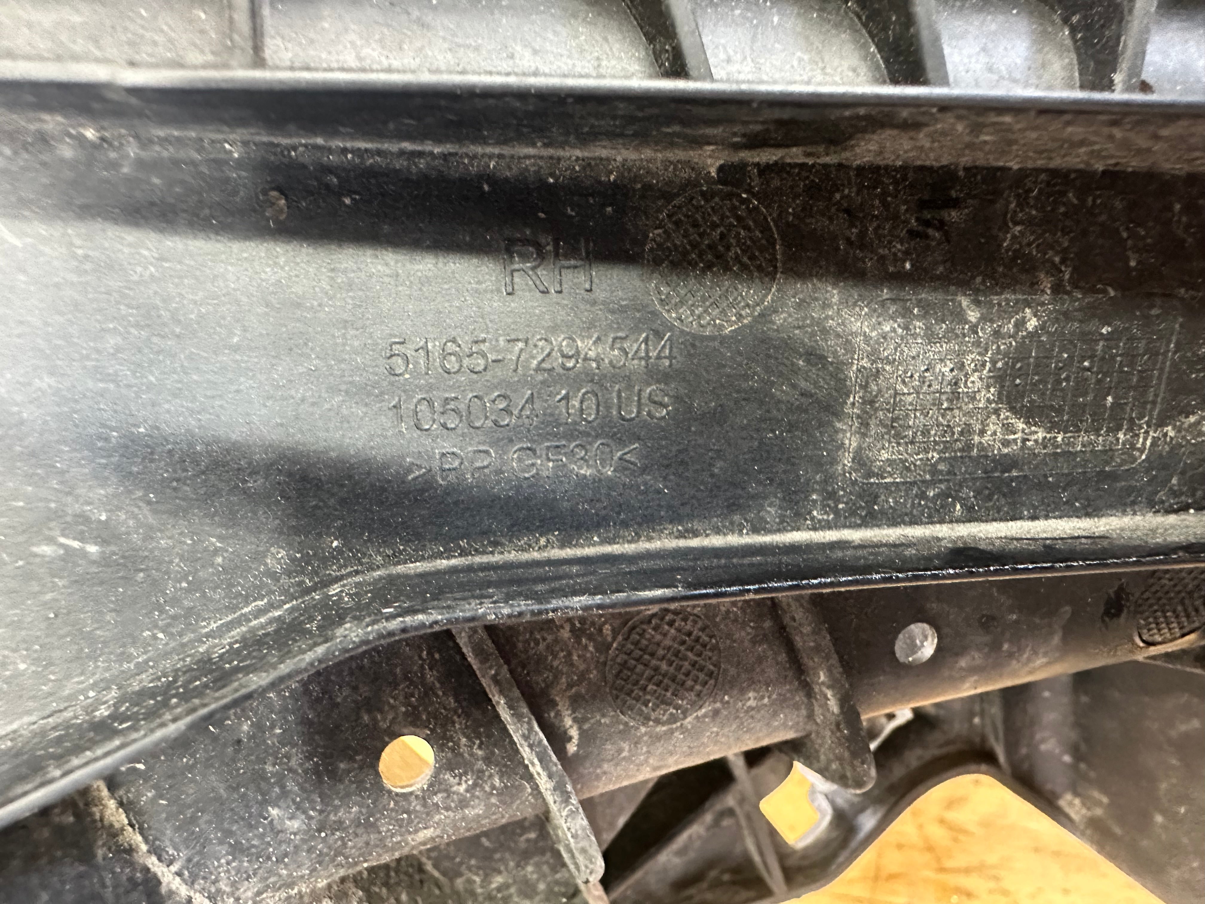 BMW X5 X6 F15 F16 2015–2018 Right Driver's Front Fender Bracket O/S (7294544)