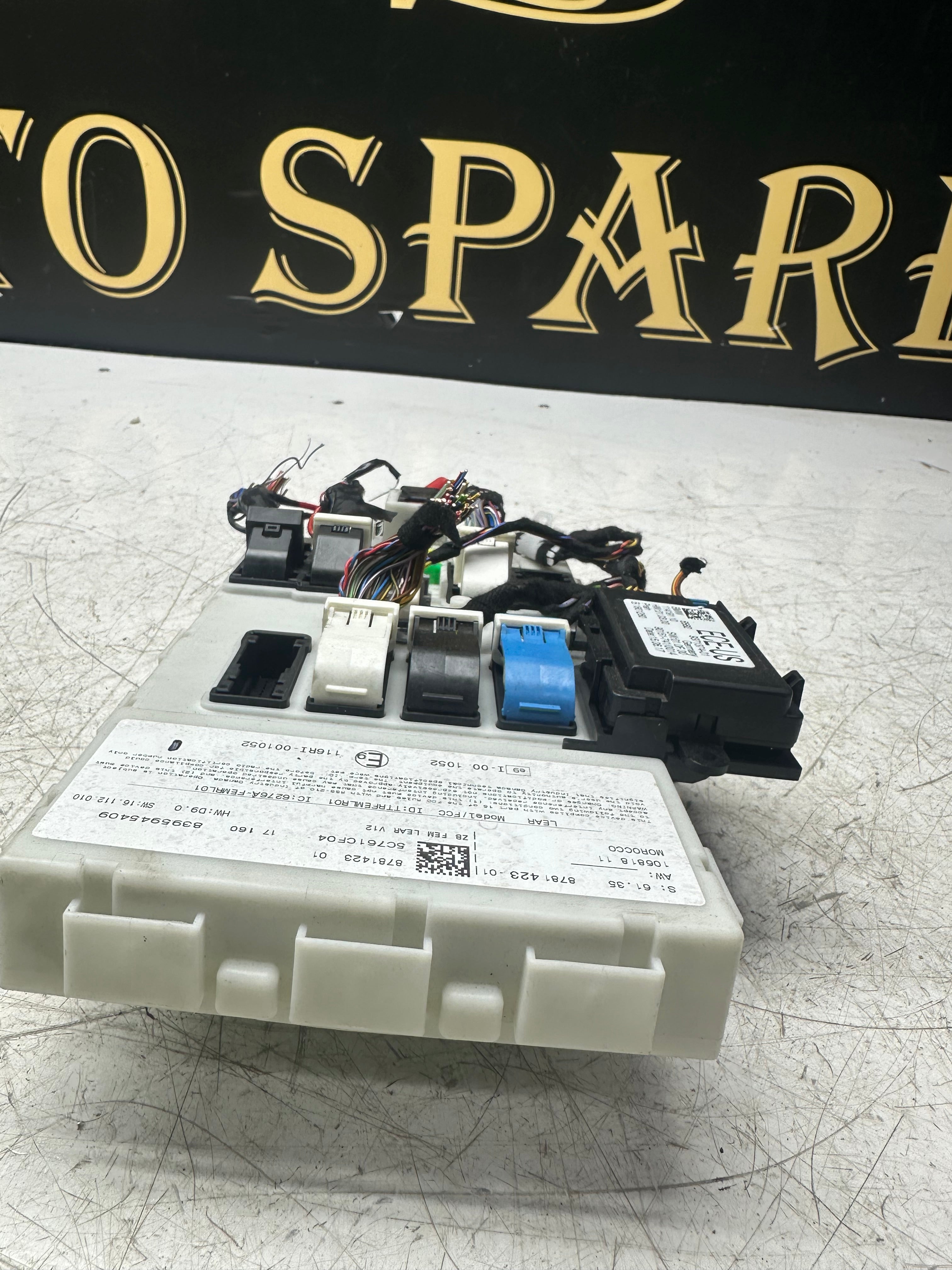 BMW 3 series Control Unit 116RI001052 / 193444 / 8781423 / 5C761CF04 / 3517012
