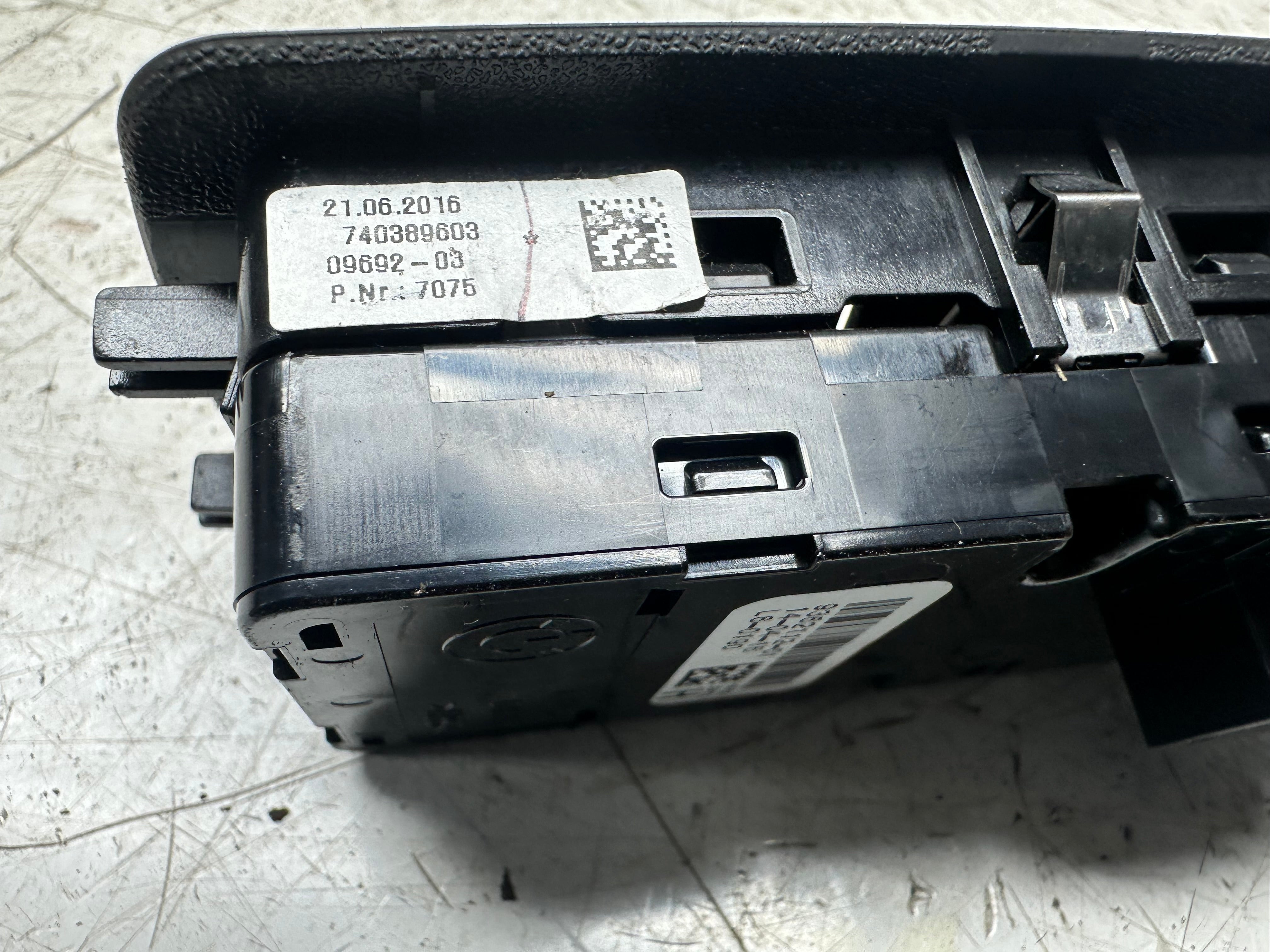 BMW F30 F80 2011–2018 Electric Window Switch Front (9362112-01)