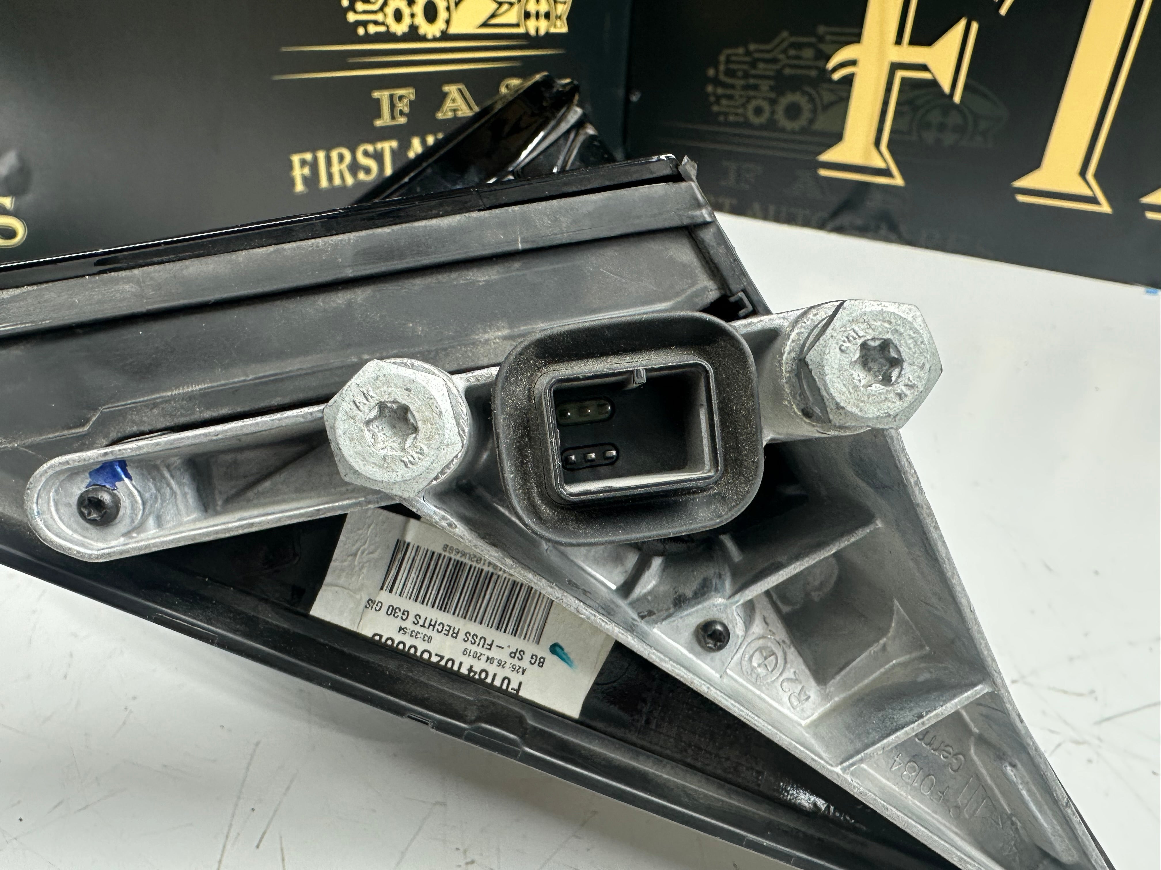 BMW 5 Series G30 Right Wing Mirror 6 Pins Plug (F0184102U668B)