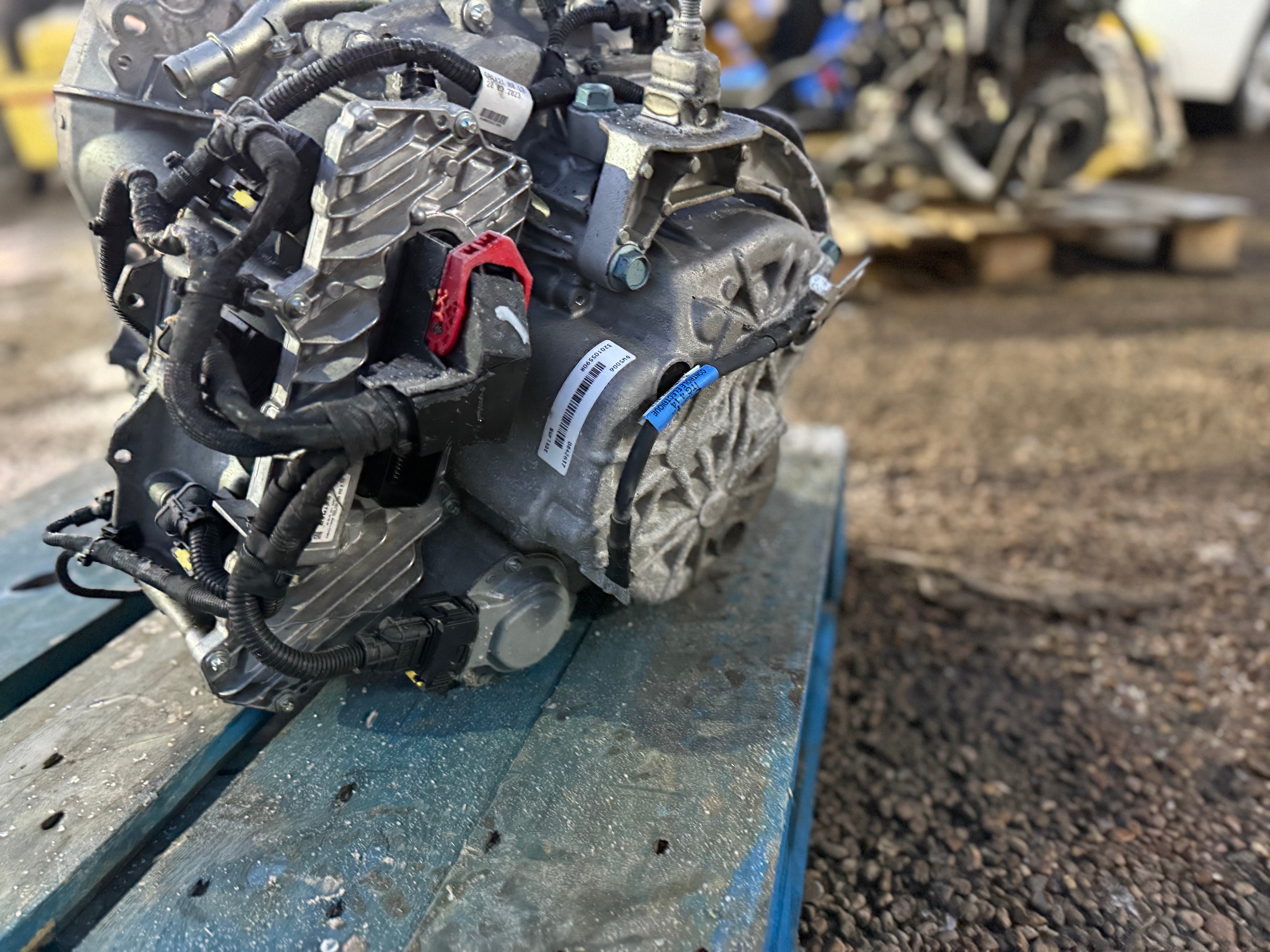 Nissan Juke F16 Petrol Automatic Gearbox (320105590R)