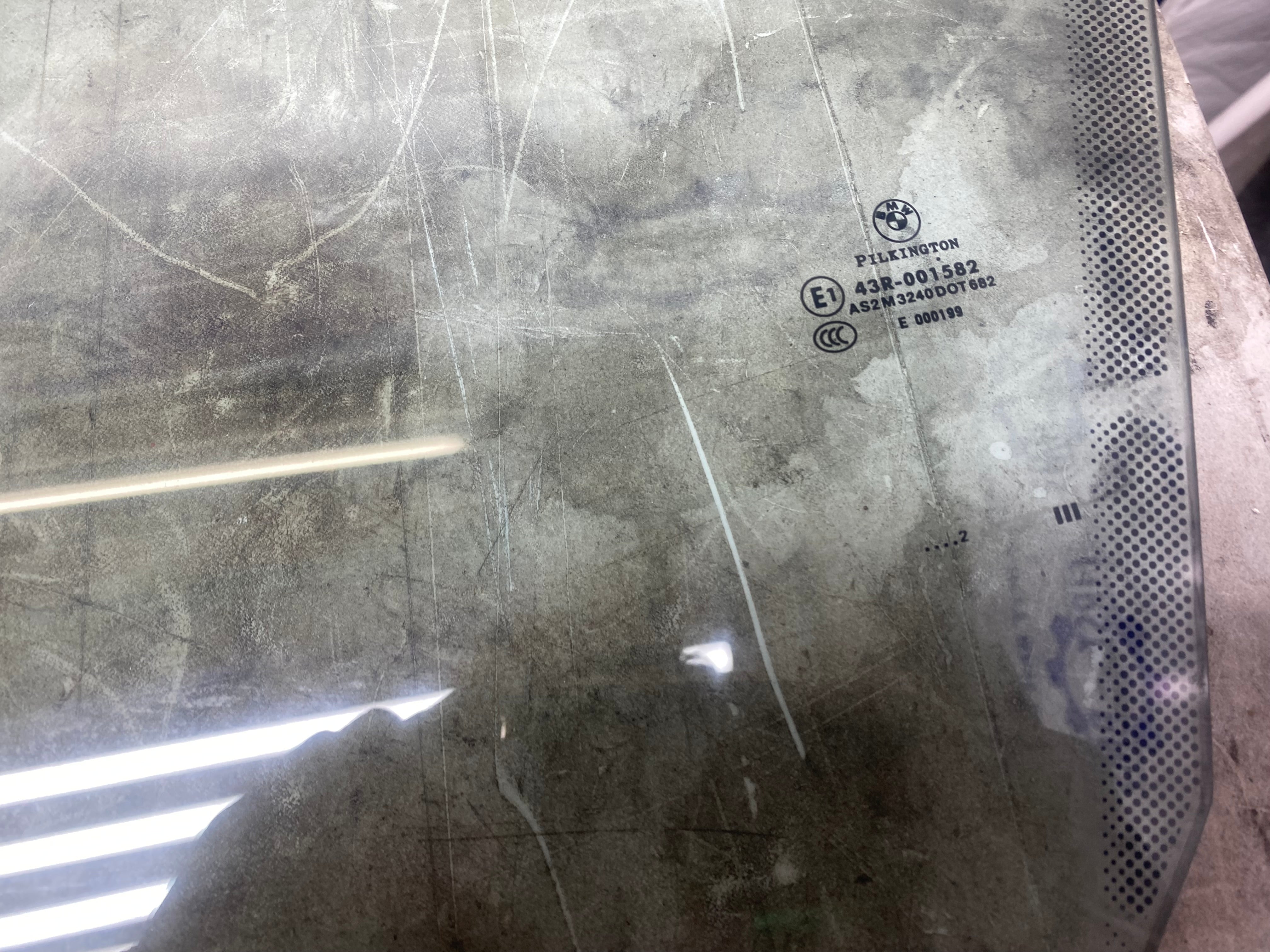 BMW 1 Series E88 Front Passenger Side Window Glass 2007–2013