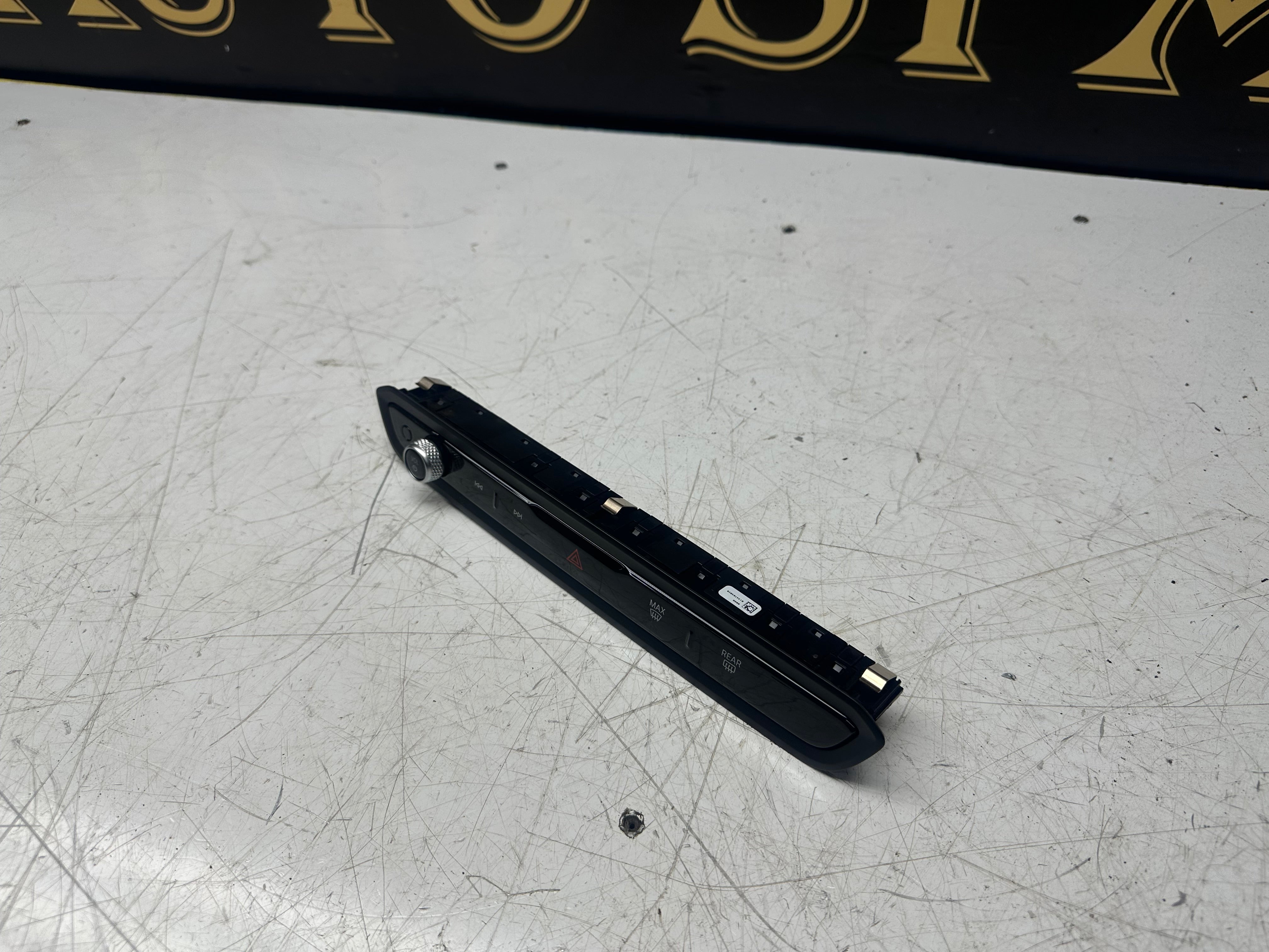 BMW 2024 G20 G21 G22 Air Conditioning Radio Audio Control Panel Hazard (5A63F19)