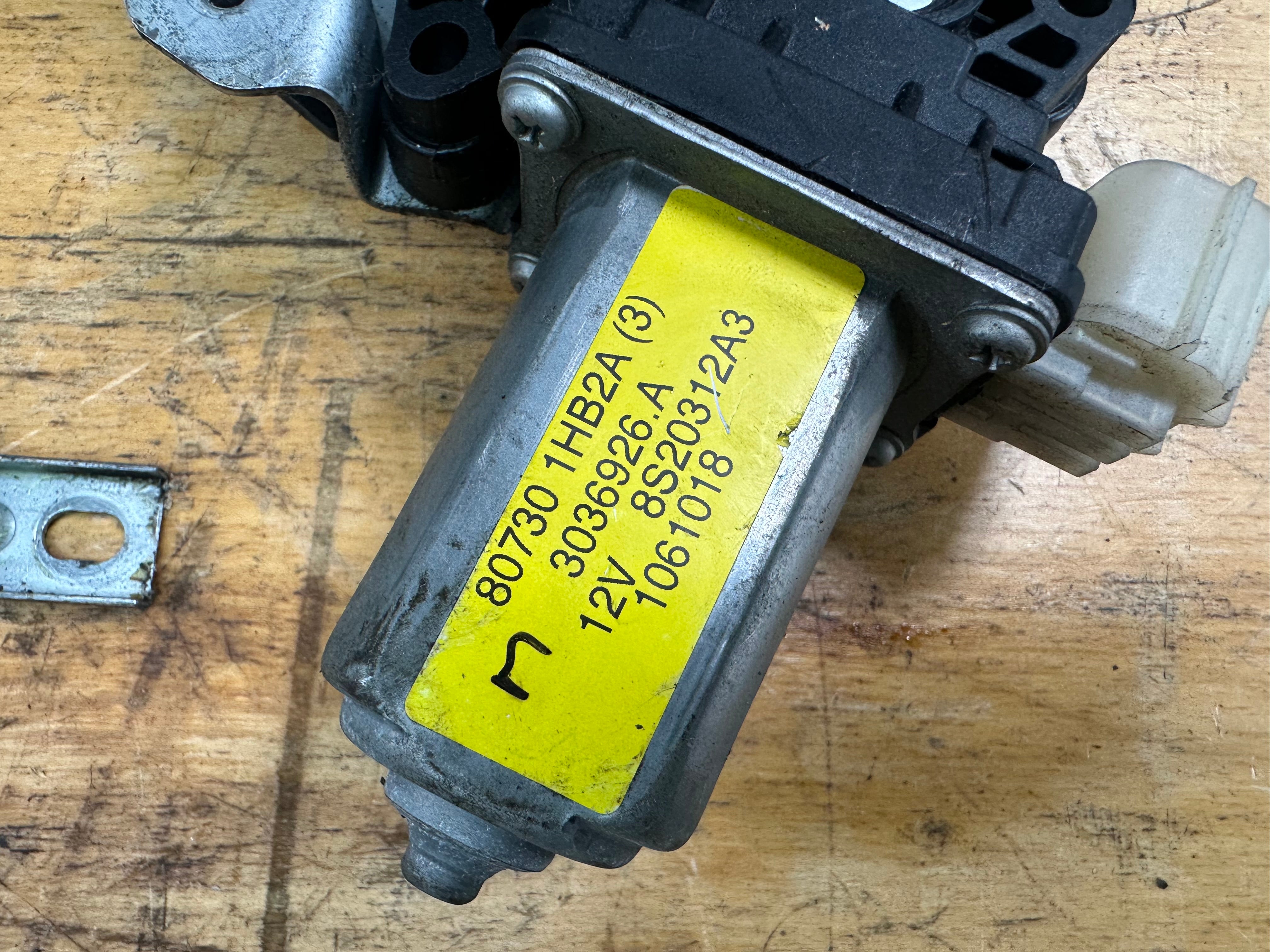 Nissan Note 2016 Right Front O/S/F Window Regulator (80730-1HB2A) (1061018)