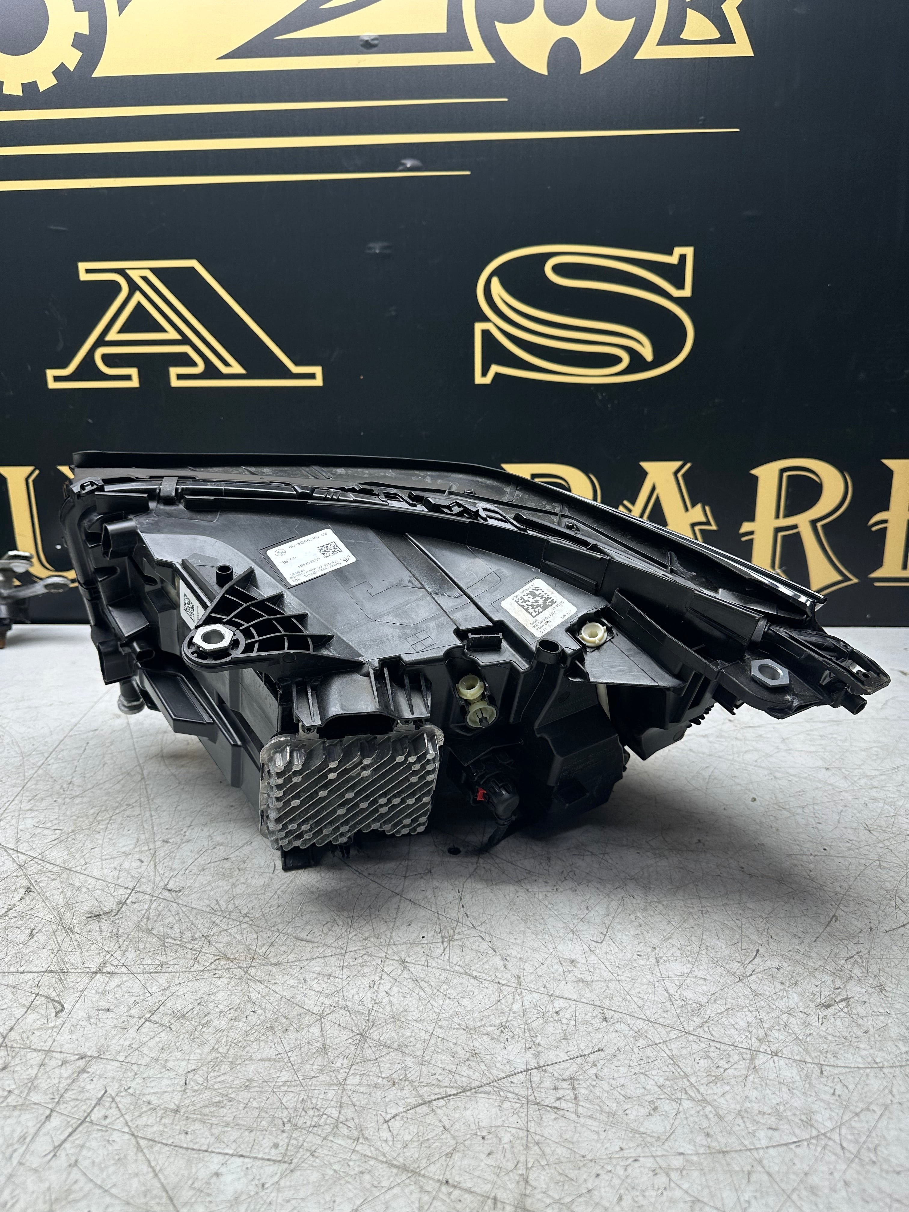 BMW 5 Series G60 LED O/S Driver Headlight Complete with Modules (5A798D4-09)