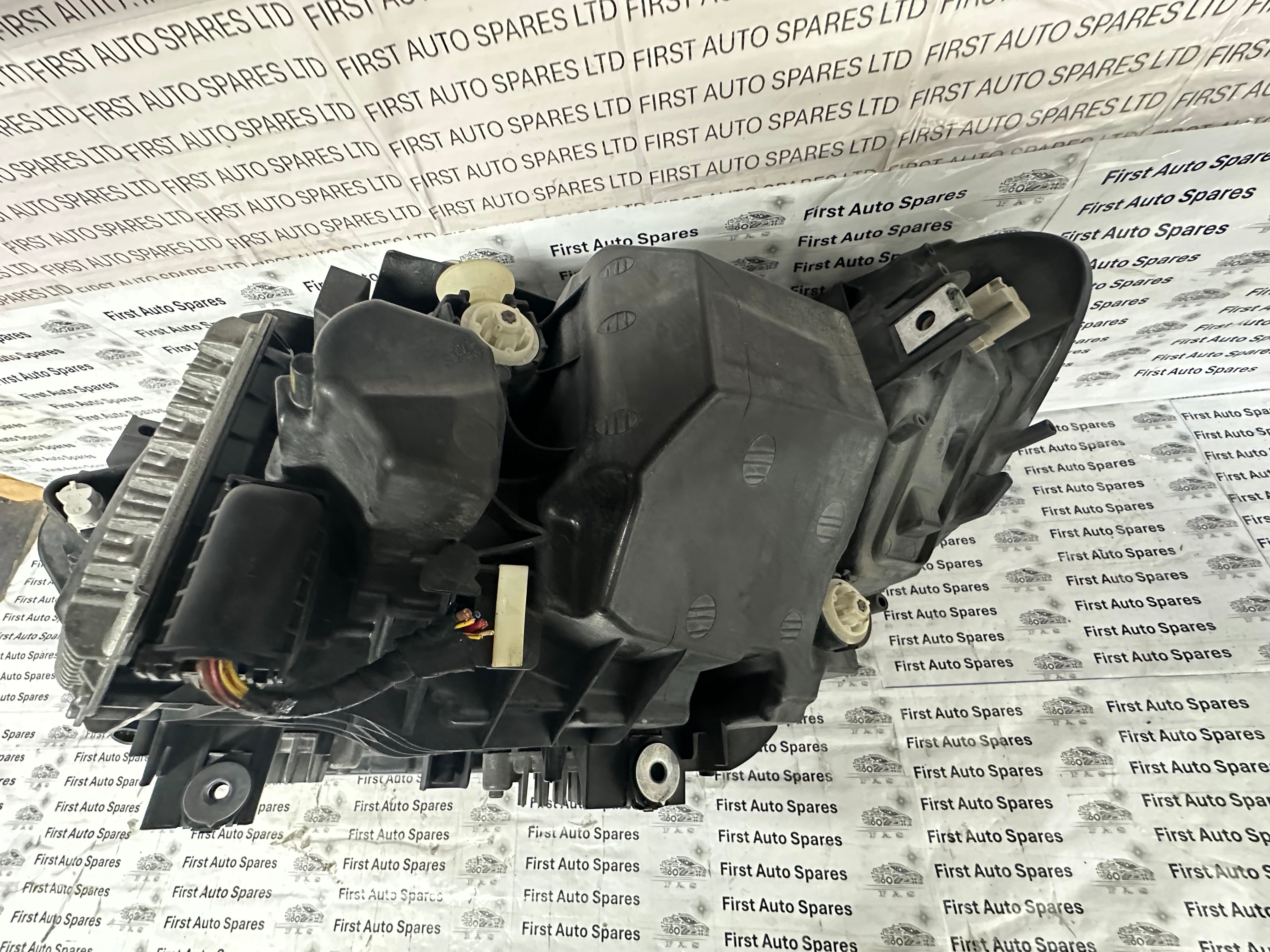 BMW 1 Series F21 Right LED Headlight (7214790-01)