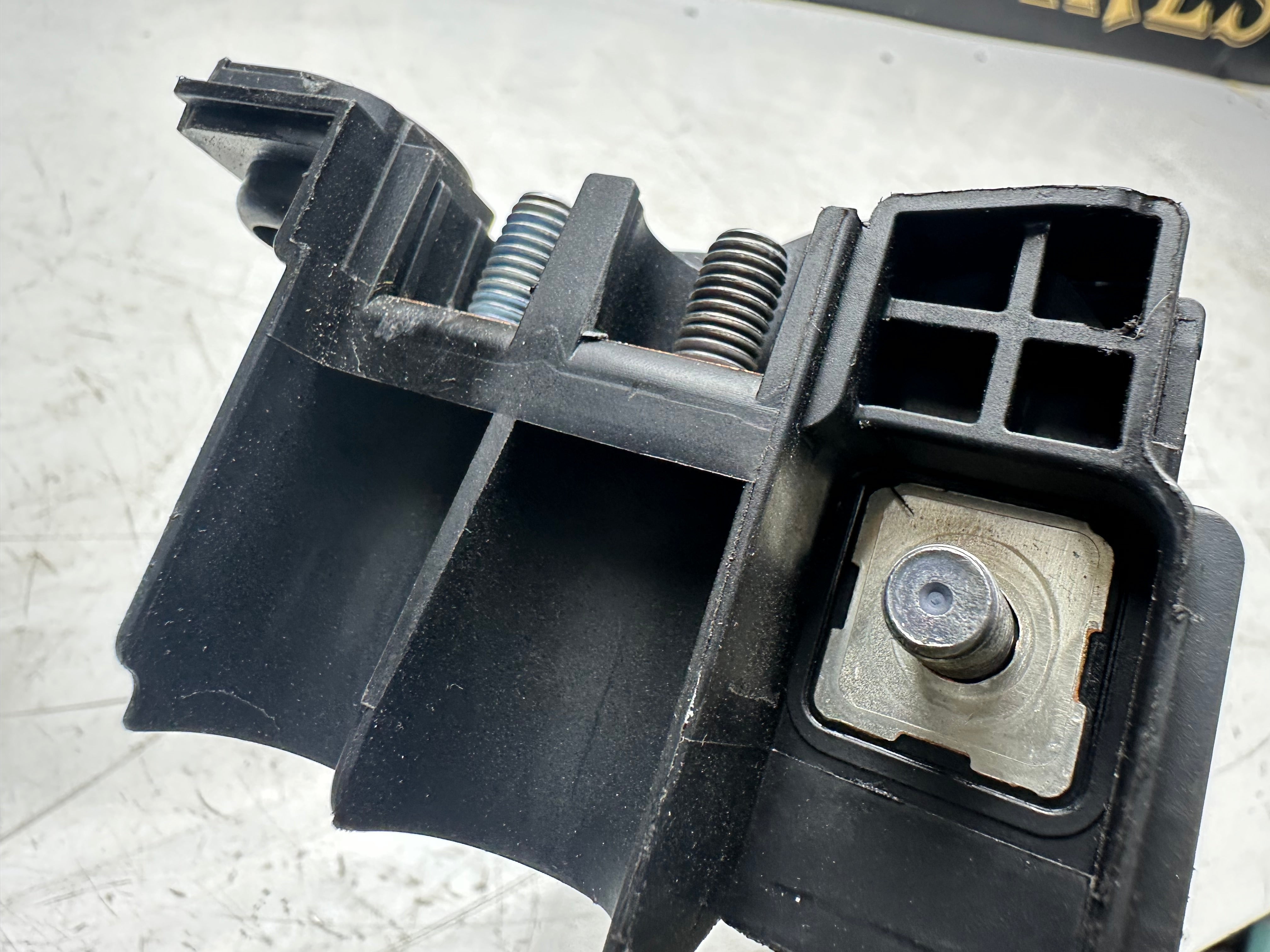 BMW 5 / 6 / 7 / X3 / X4 Series B+ Positive Terminal Point Distribution Box (9339824-04)