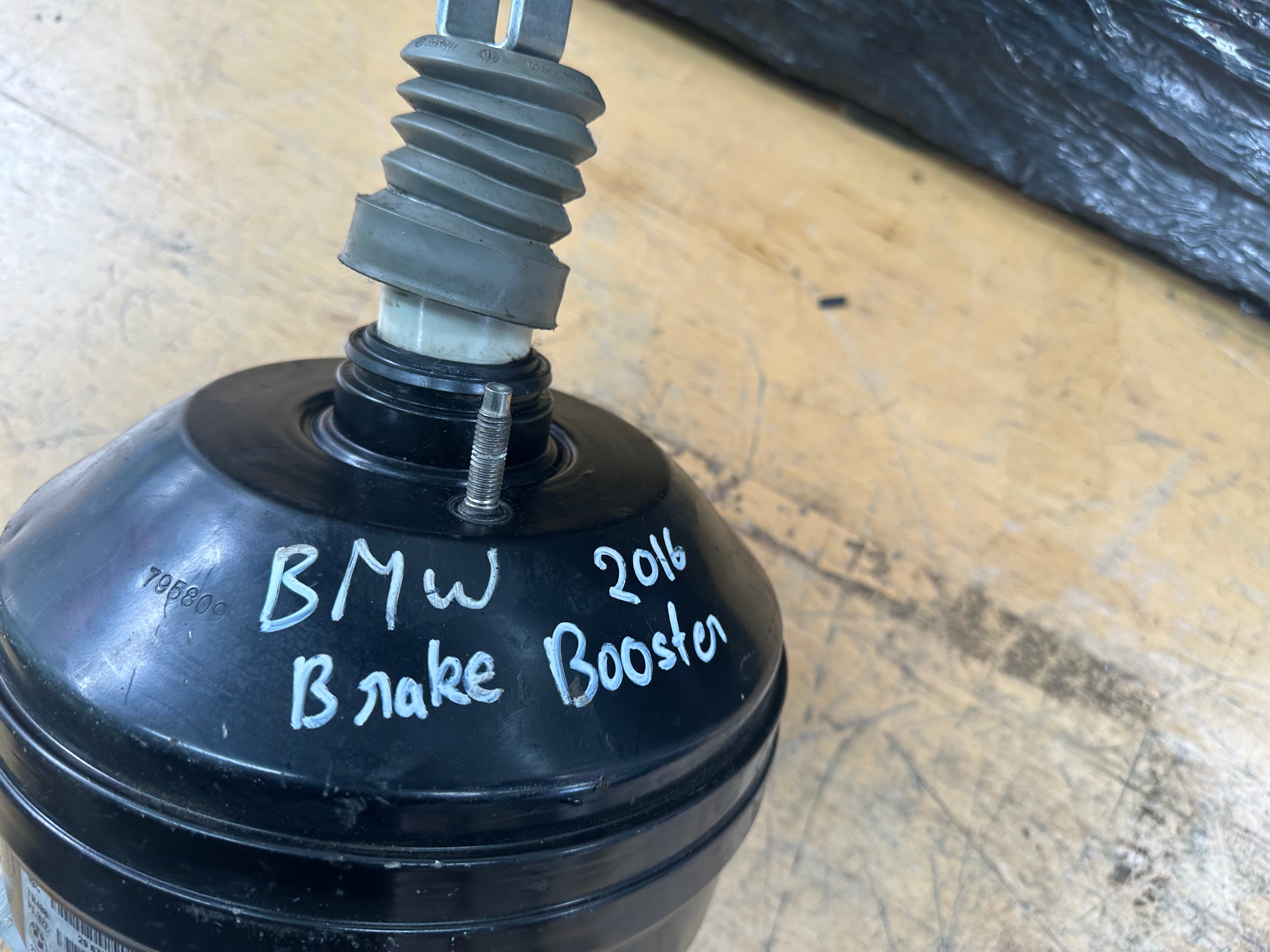 BMW 3 Series F30 2016 Brake Servo with Master Cylinder (29 6798425 05) (0204745095)