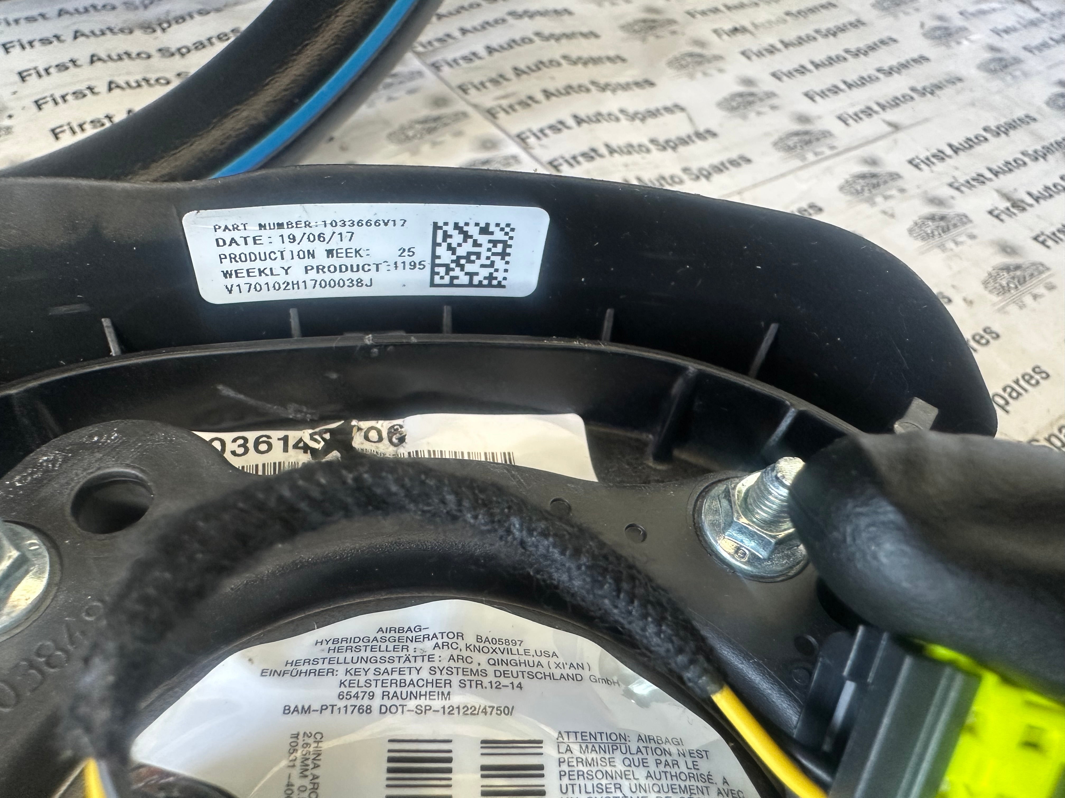 BMW i3 2018 Steering Wheel with Airbag (6870159-02) (DVV5622)