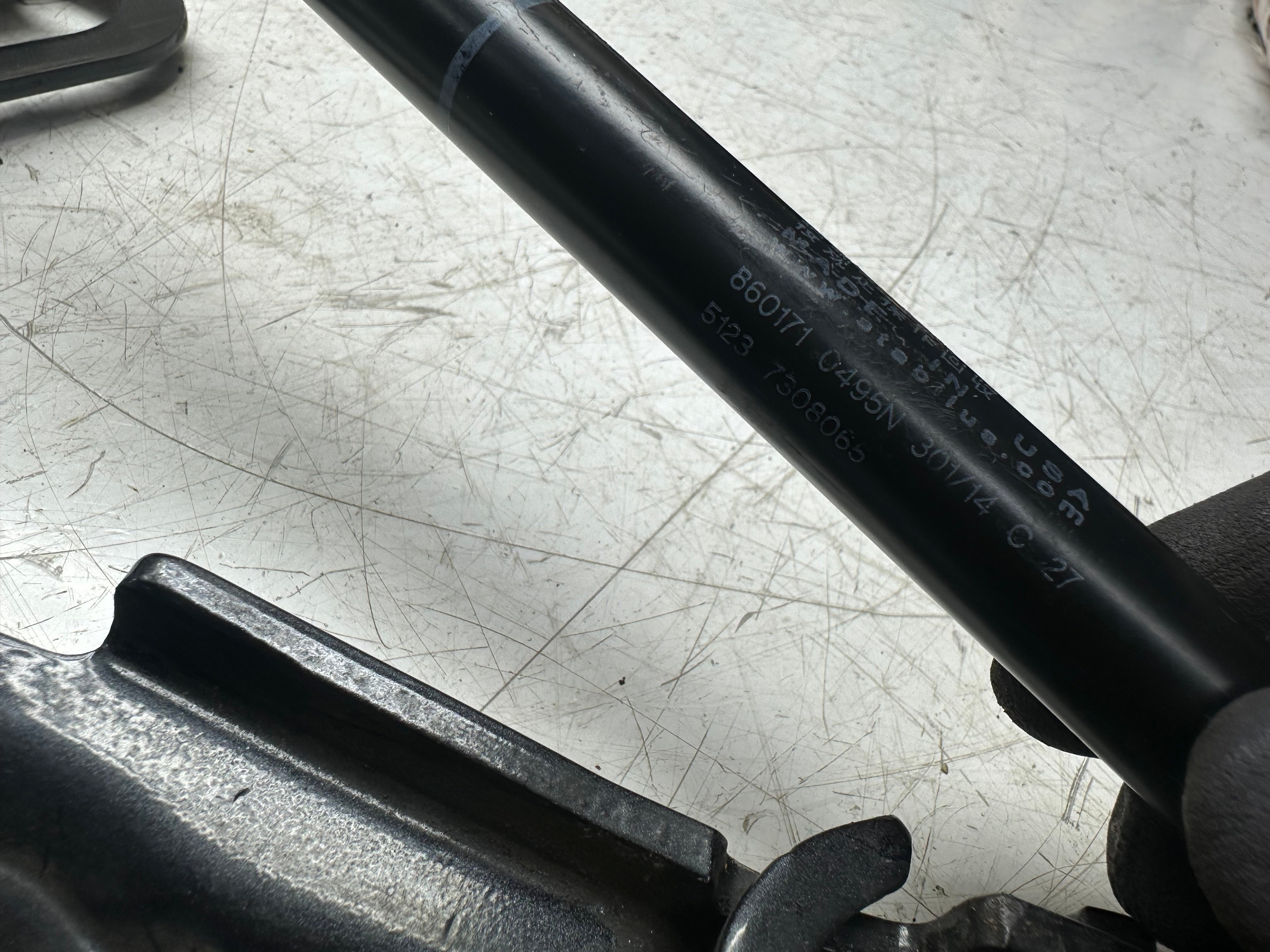 BMW X5 F15 Left Front Bonnet Hood Hinge & Actuator (172053 10) (0589-P1-000095)