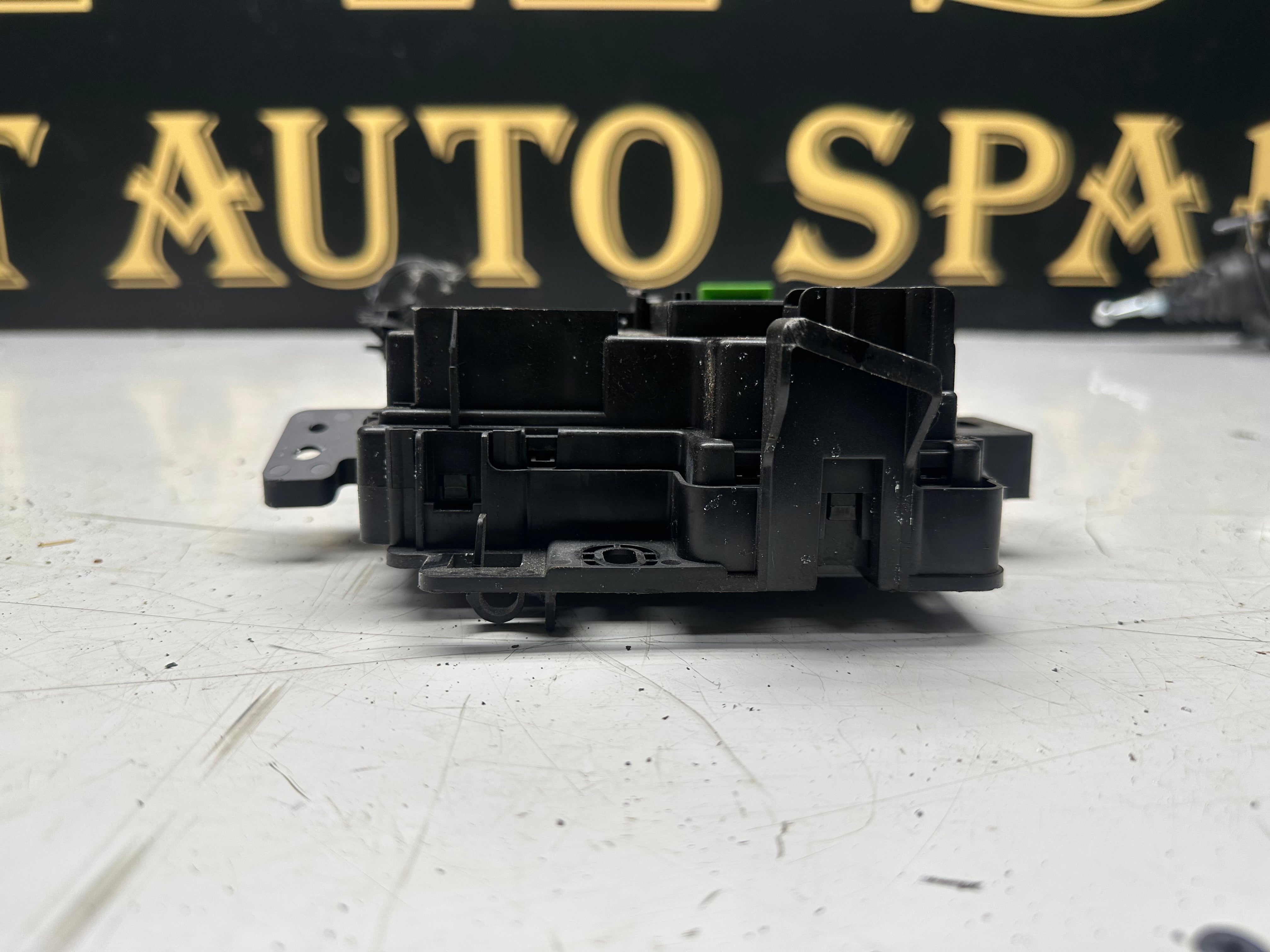 Ford Transit Custom 2015–2024 Misc (KK3T-15604-FAJ)