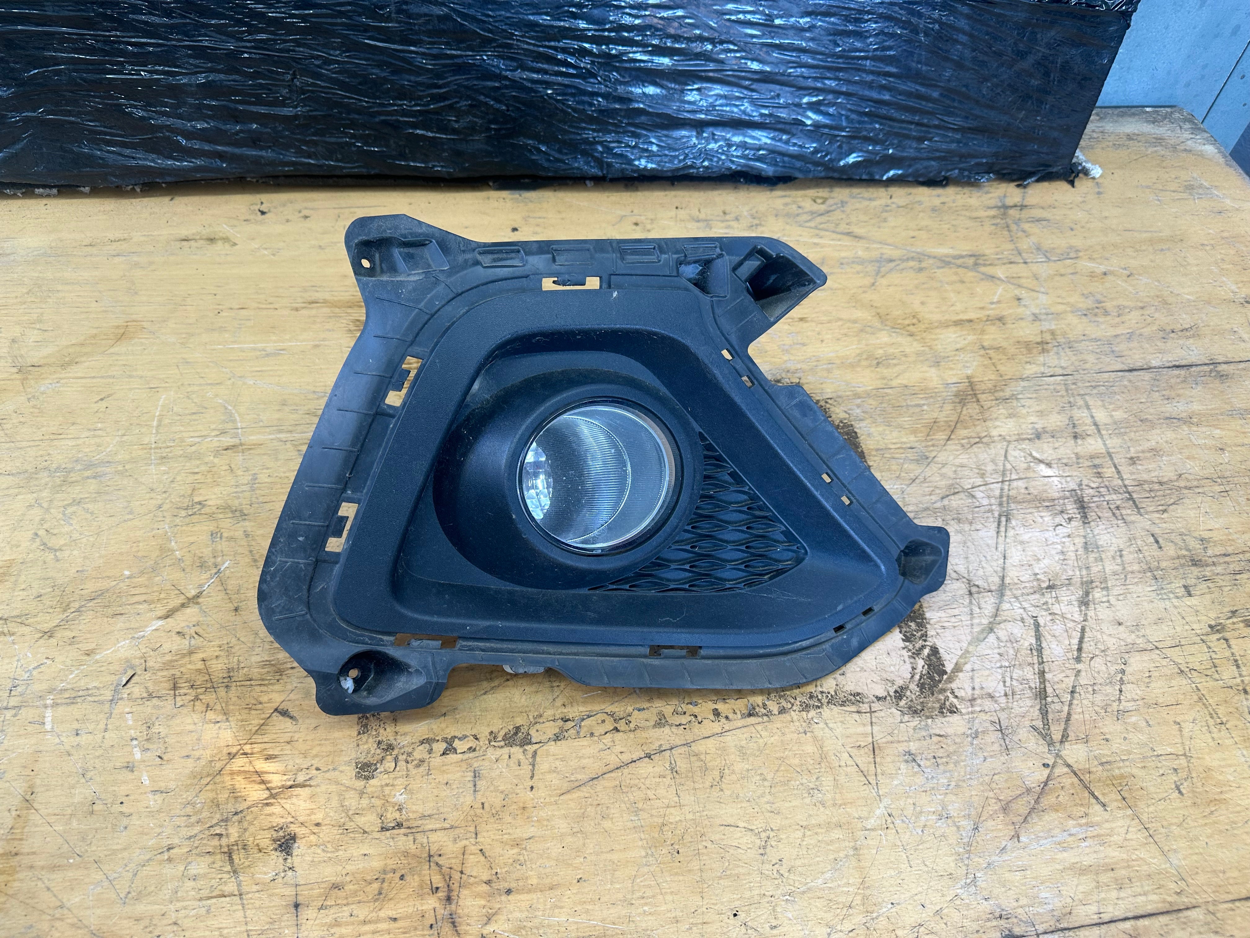 Hyundai I10 2014 Right drivers front Fog Light & Surround Trim (92202-B90)