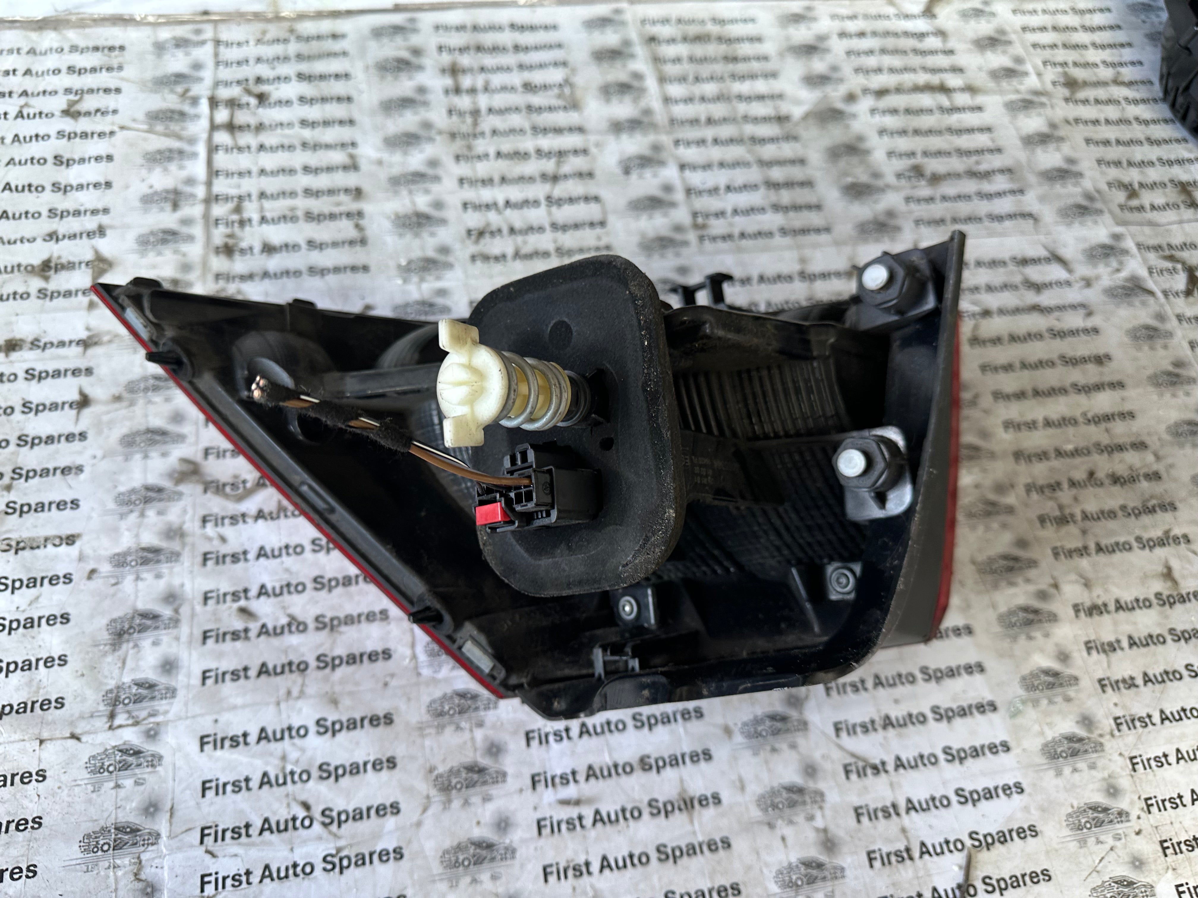 Volkswagen Golf MK7.5 Left Outer Passenger Tail Light (5G0945095Q)