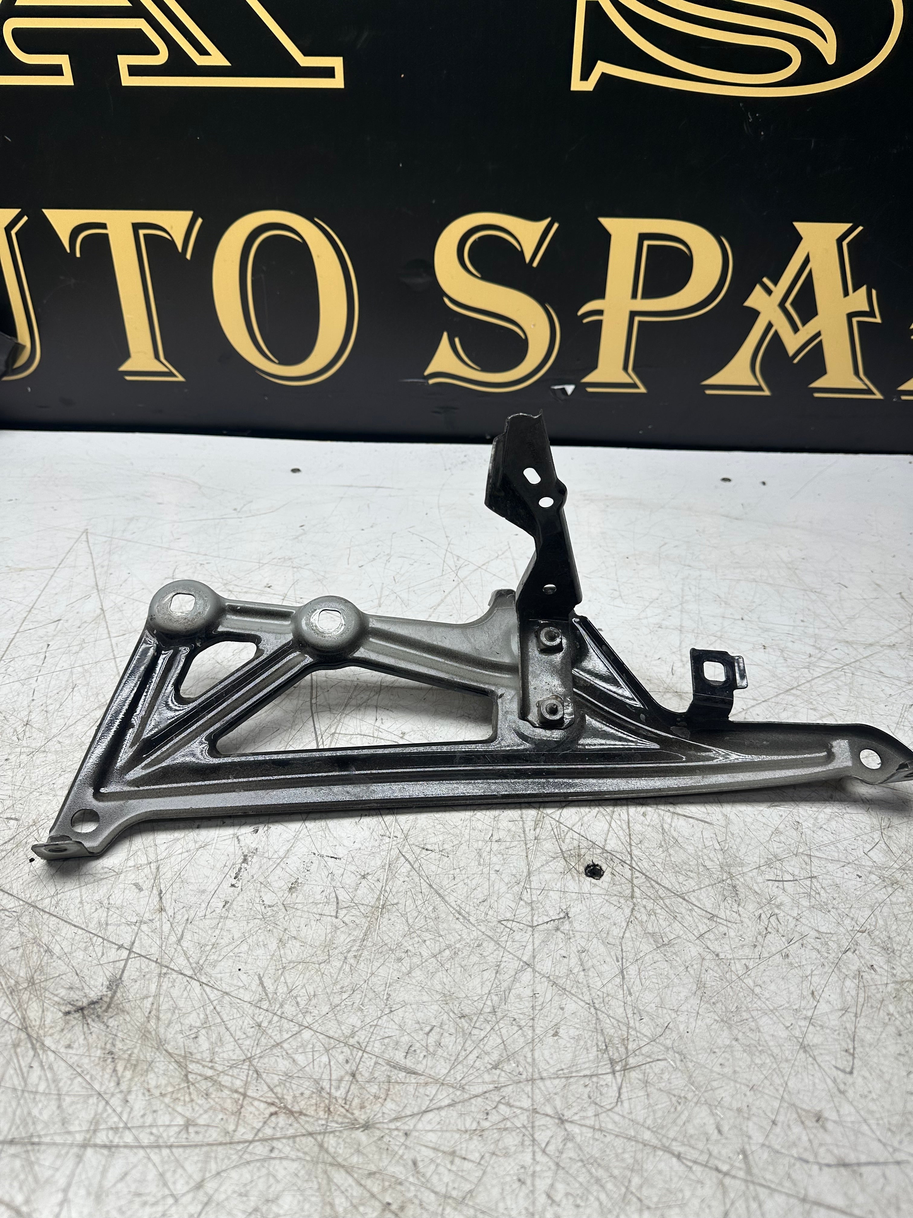 BMW X1 F48 Wing Panel Bracket Set – Left Passenger Side (7329447)