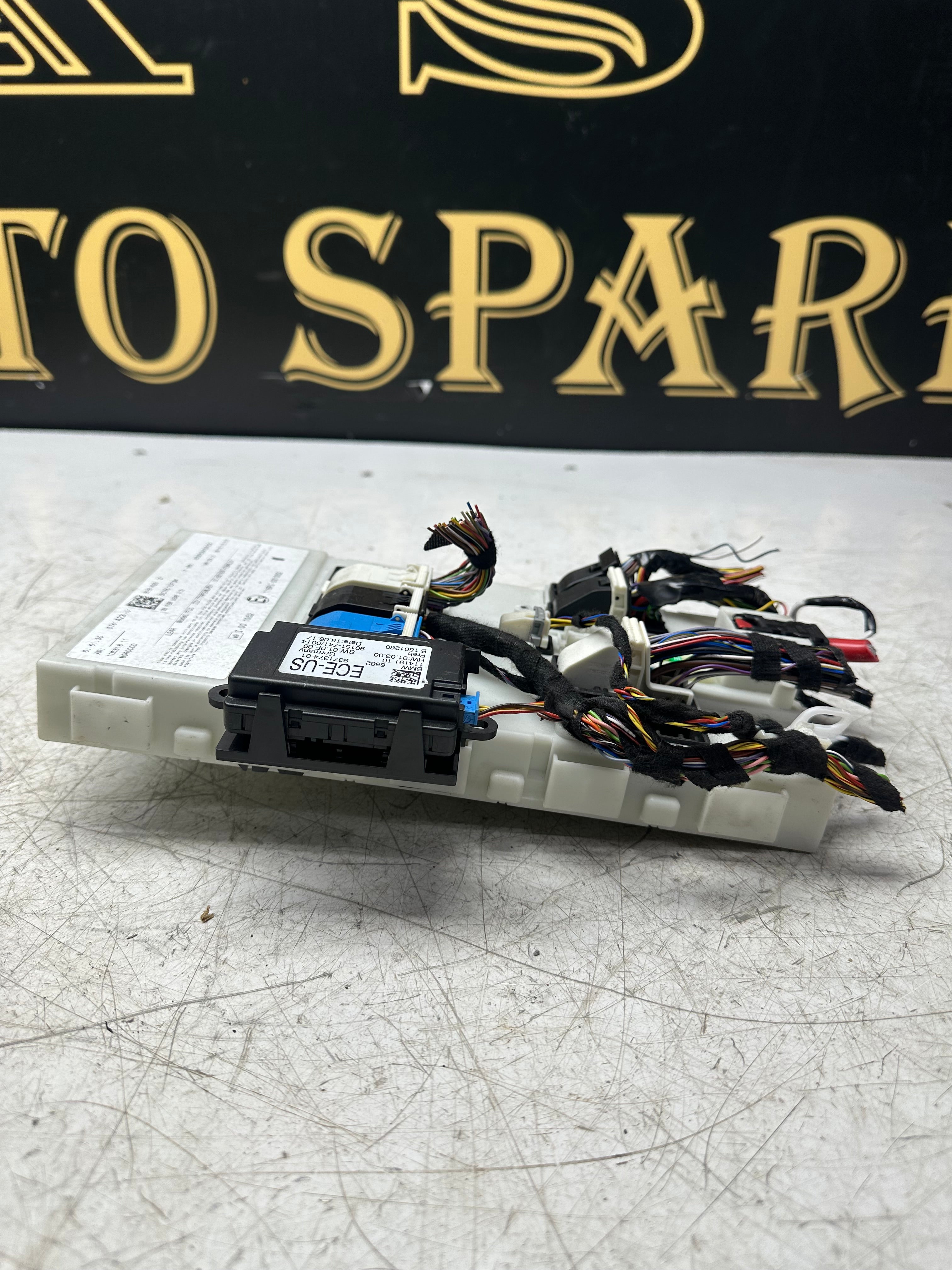 BMW 3 series Control Unit 116RI001052 / 193444 / 8781423 / 5C761CF04 / 3517012
