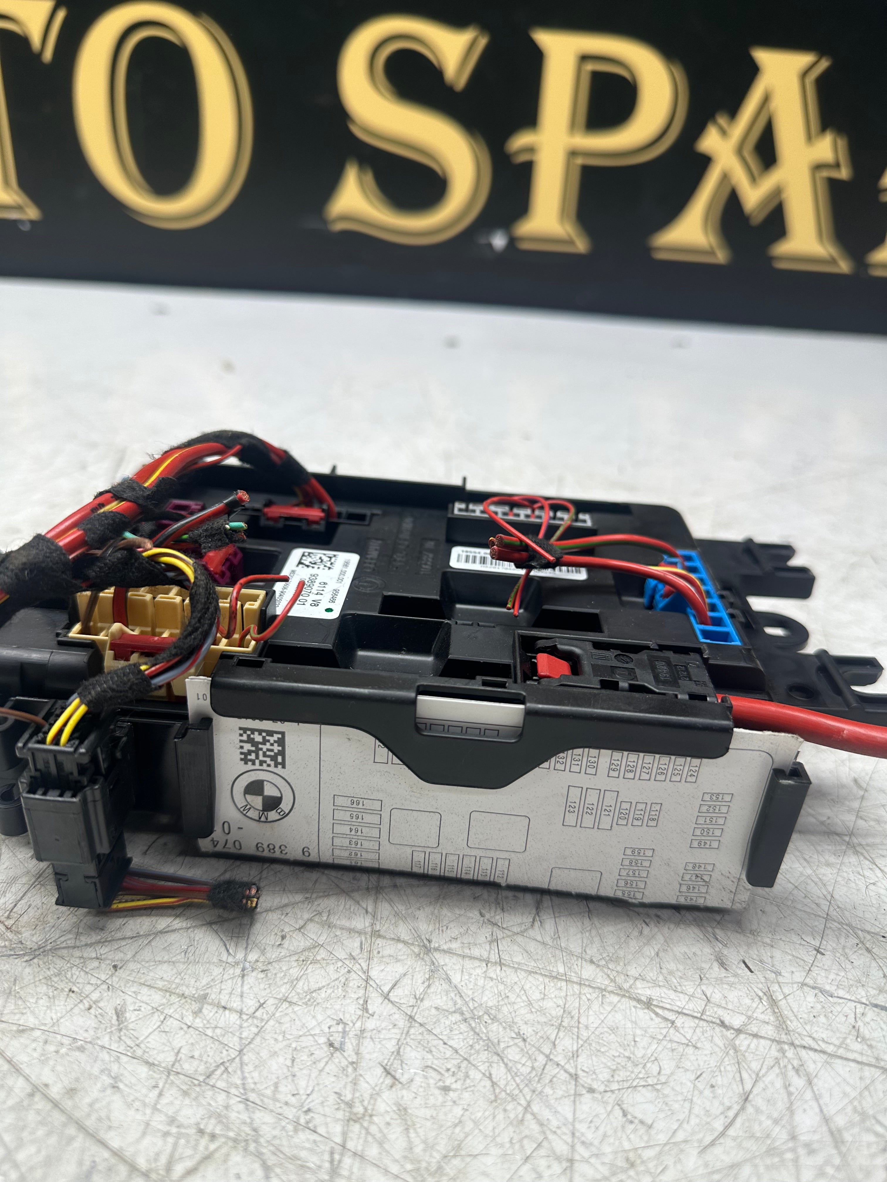 BMW 3 Series F30 LCI Fuse Box Module 9389070 – 2017–2019
