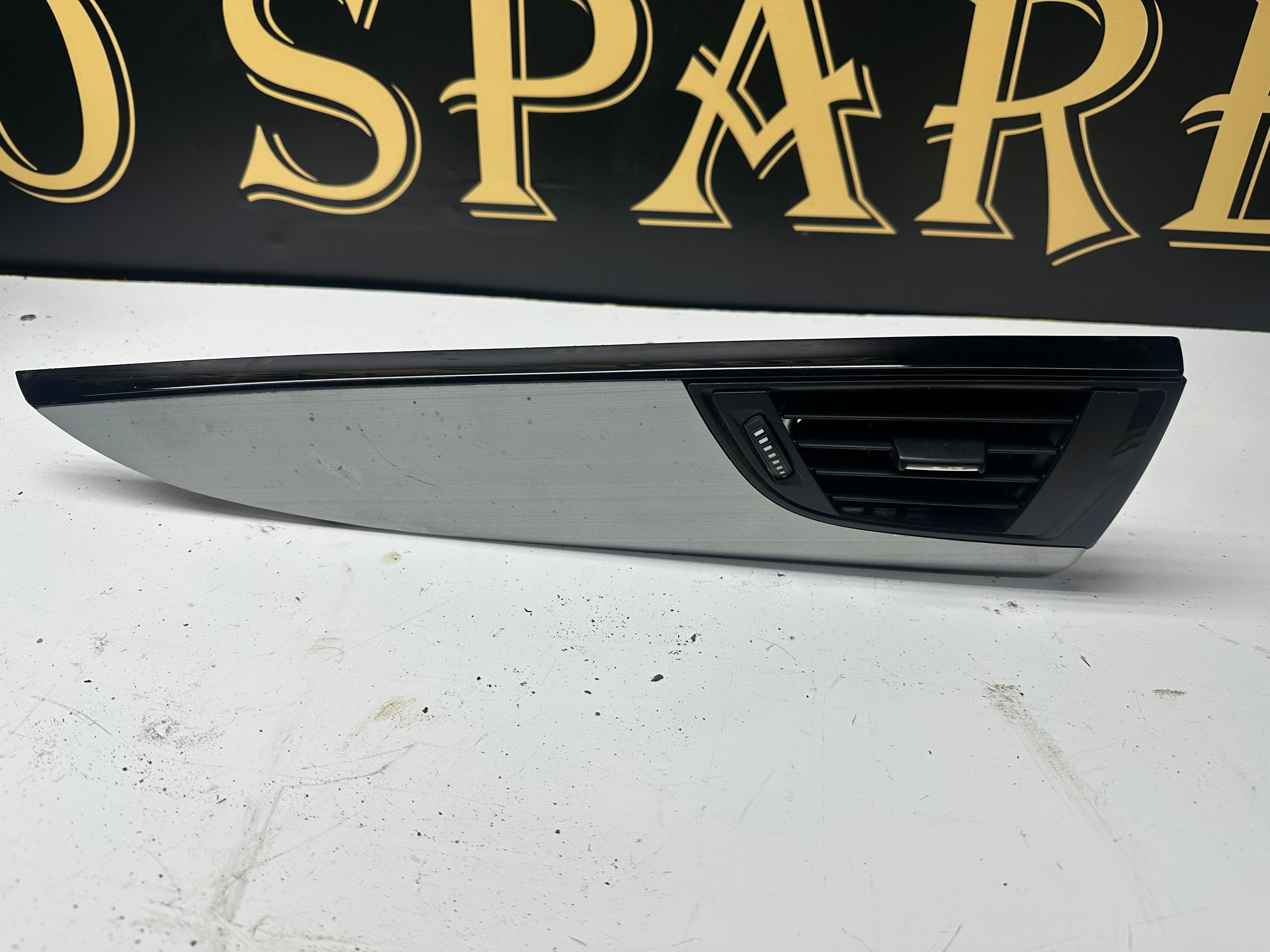 BMW 1 Series Sport F20 2012 Front Right Side Air Vent + Trim (9205355-06)