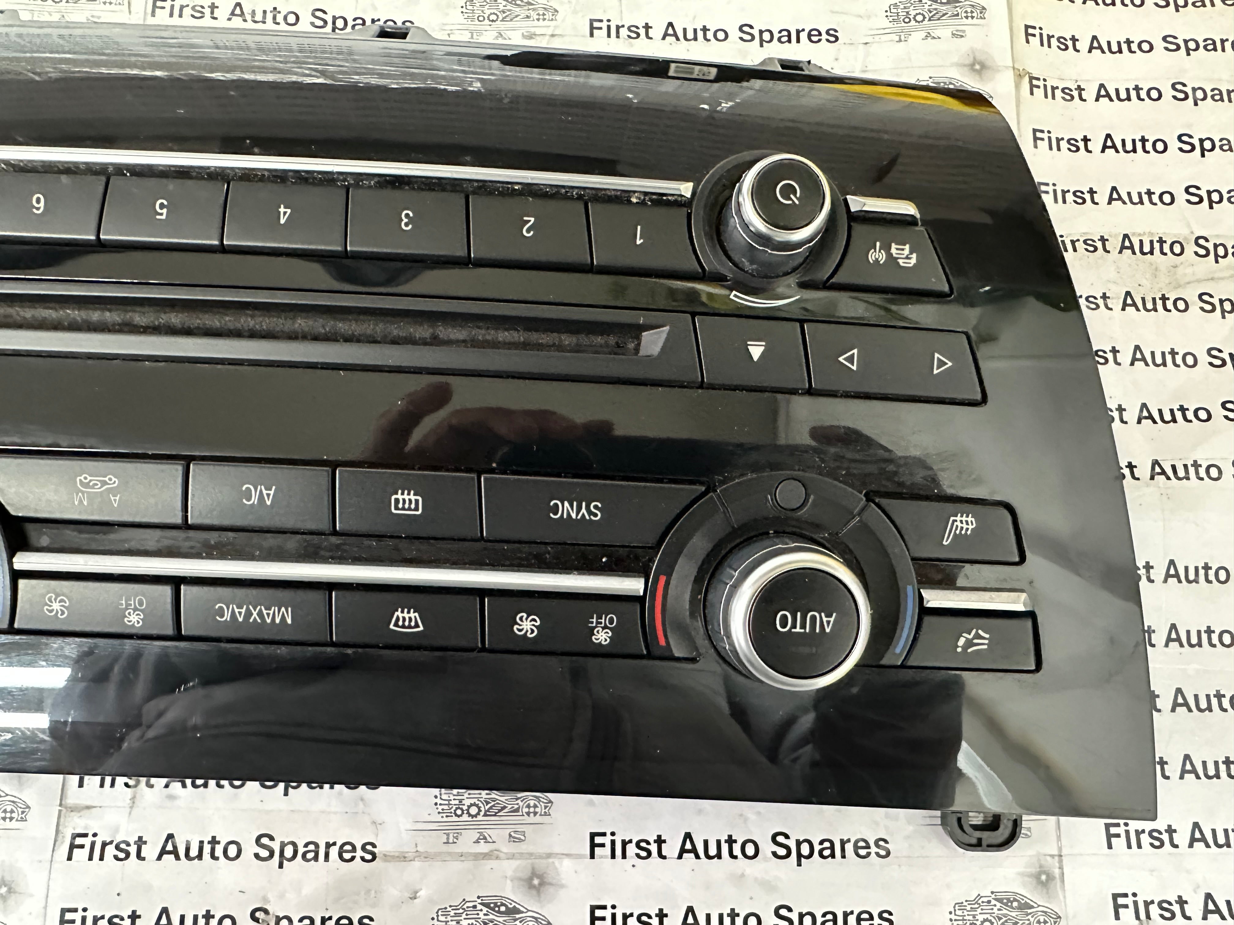BMW X5 F15 2016 Volume Buttons Climate Control Unit Module (6819734-01)