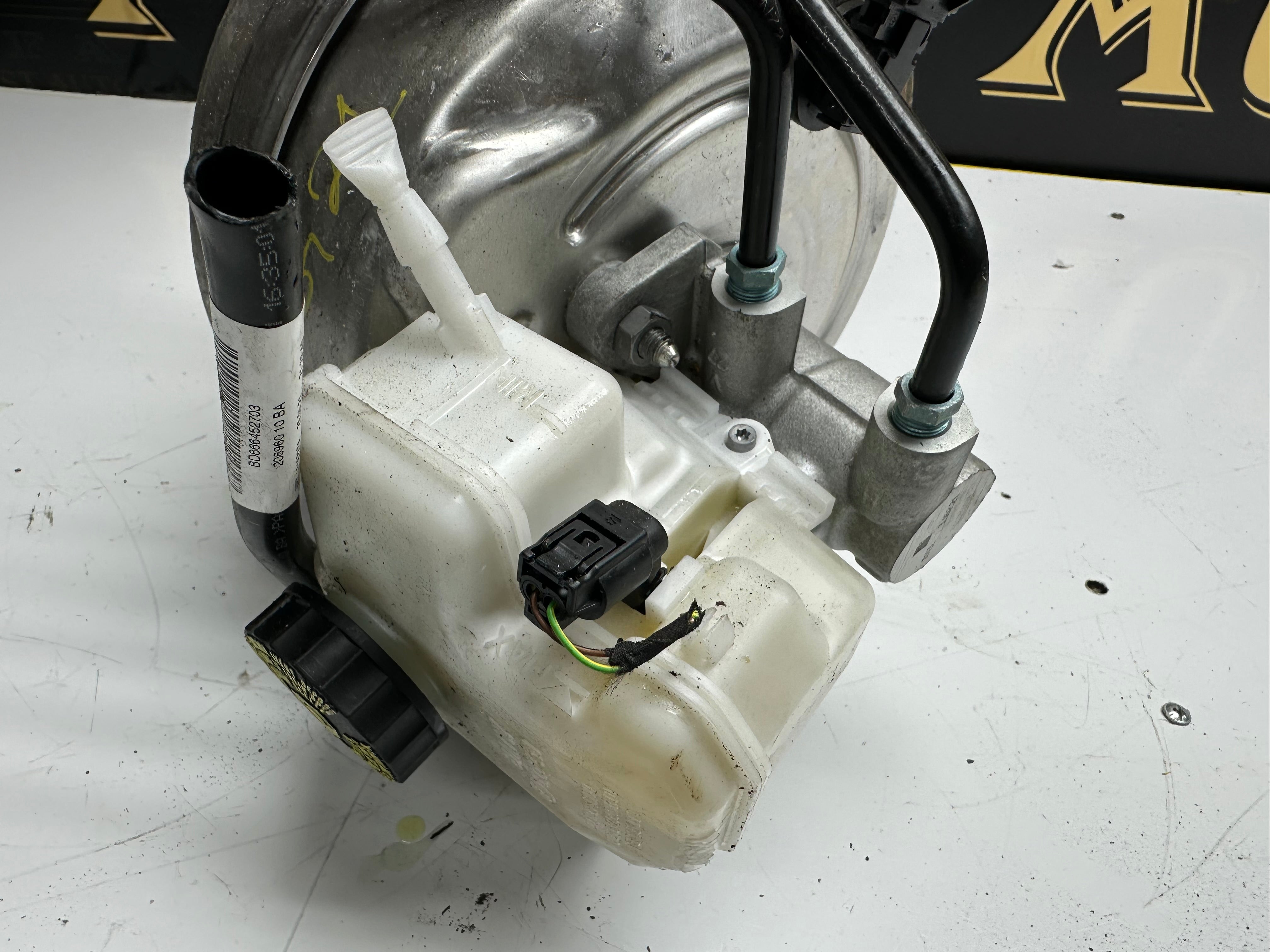BMW 3 Series G20 G80 G28 330e Plug-In Hybrid Servo Brake (6879424) (0204J01143) Bosch