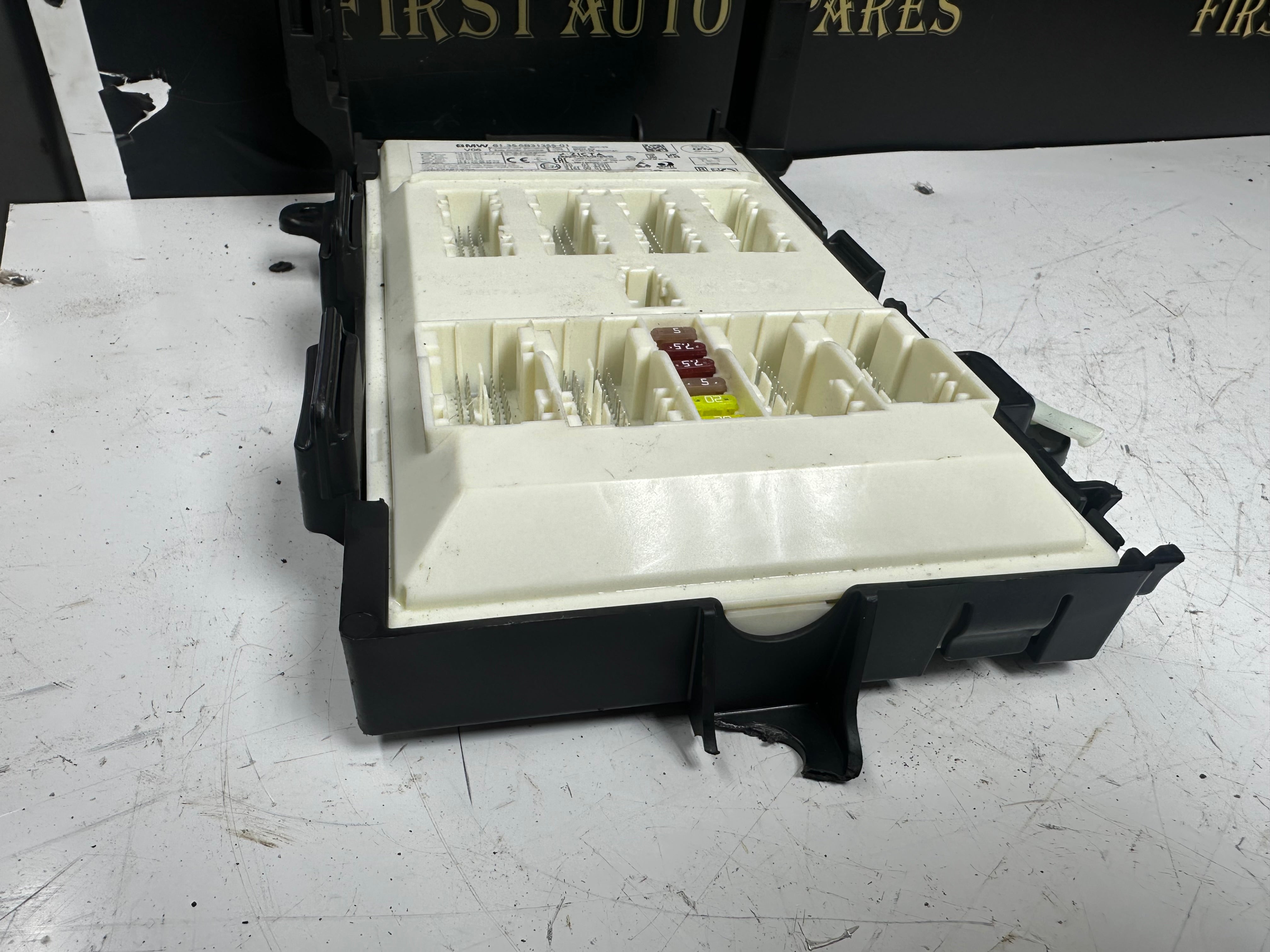 BMW 3 Series G20 G21 Body Domain Controller Control Unit Module (61.35-5B31355-01)