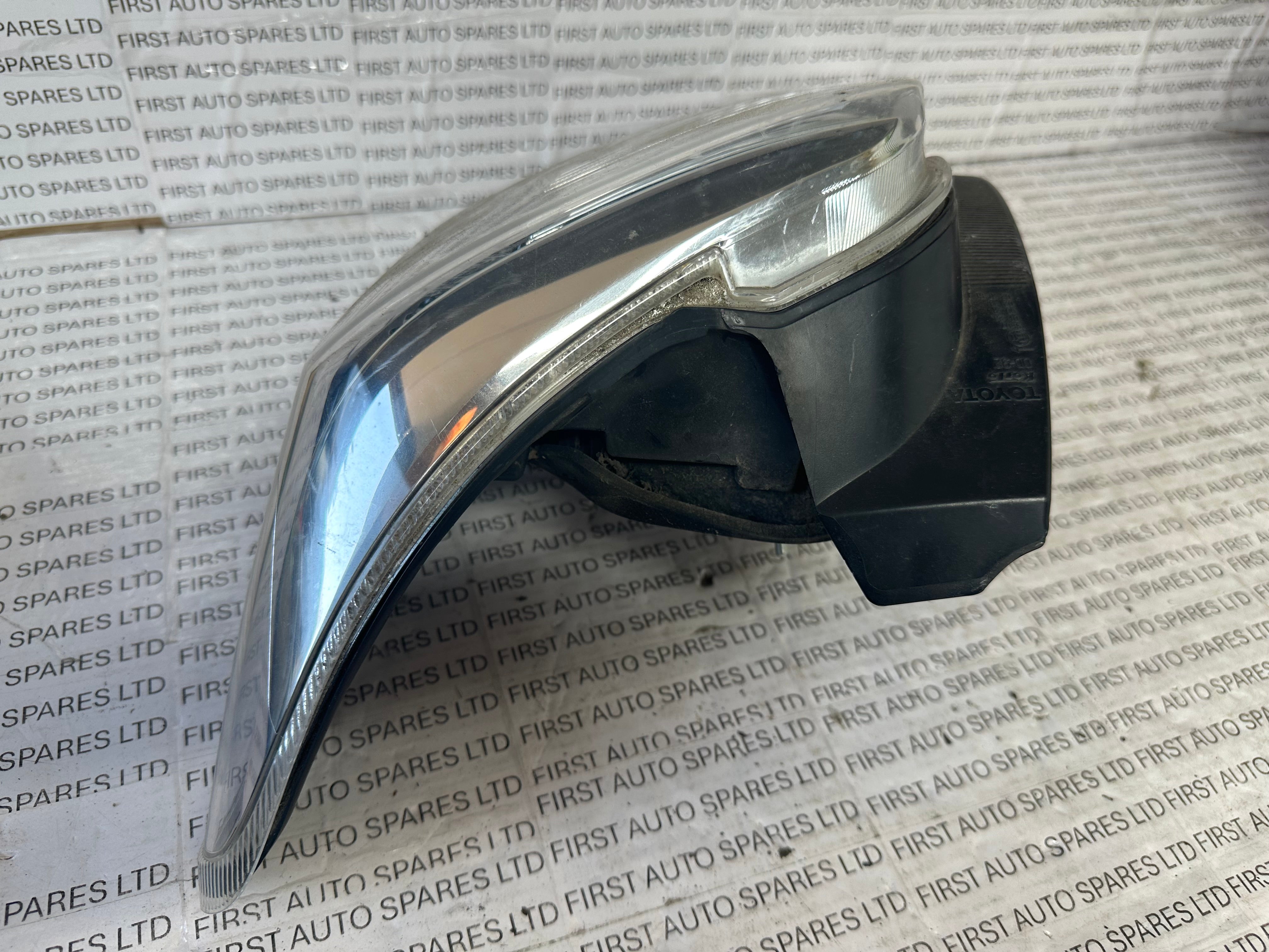 Toyota Yaris 2012 Right Rear Tail Light