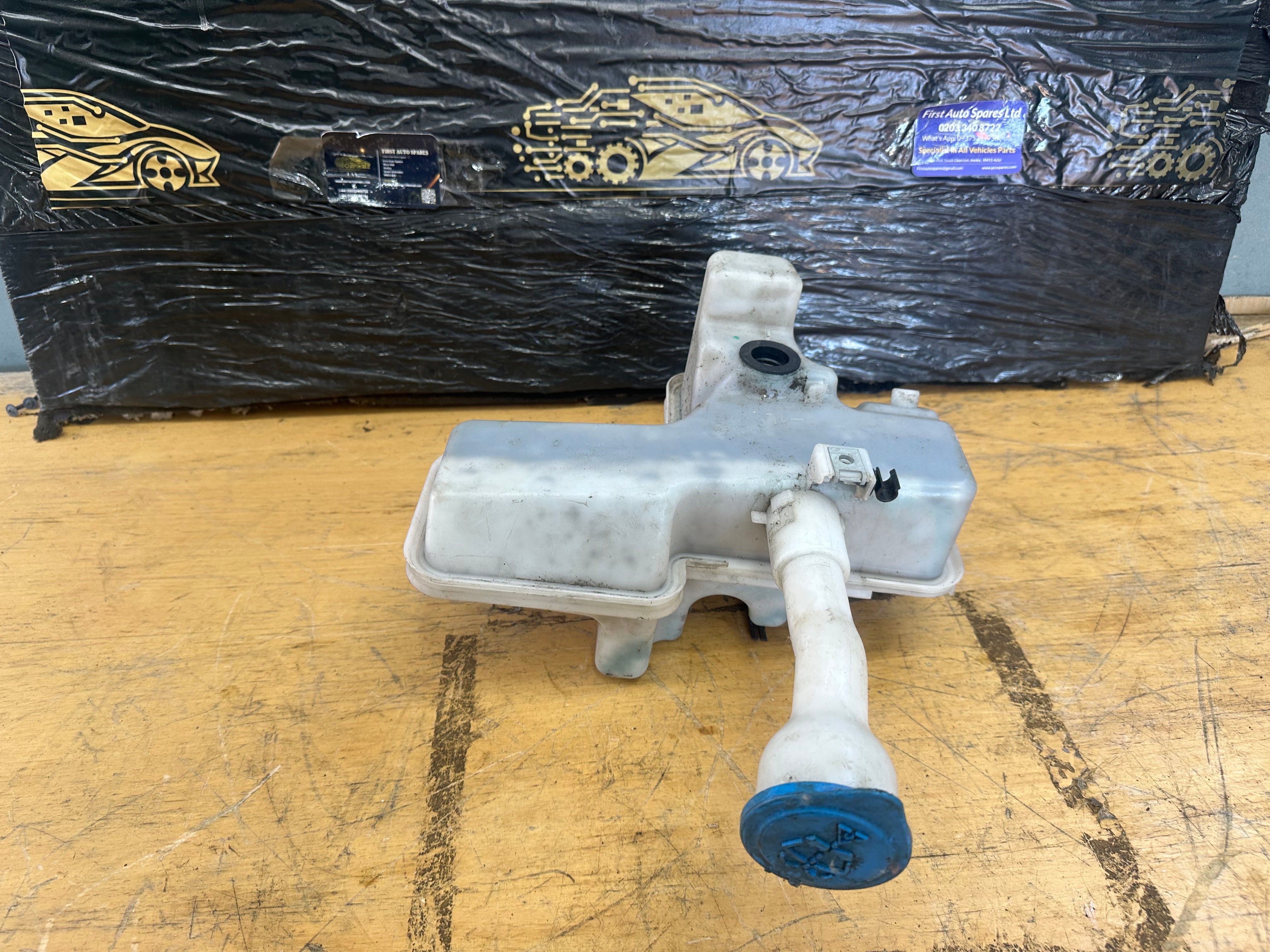 BMW i3s 2019 Windscreen Washer Bottle (105435-12) (105435)