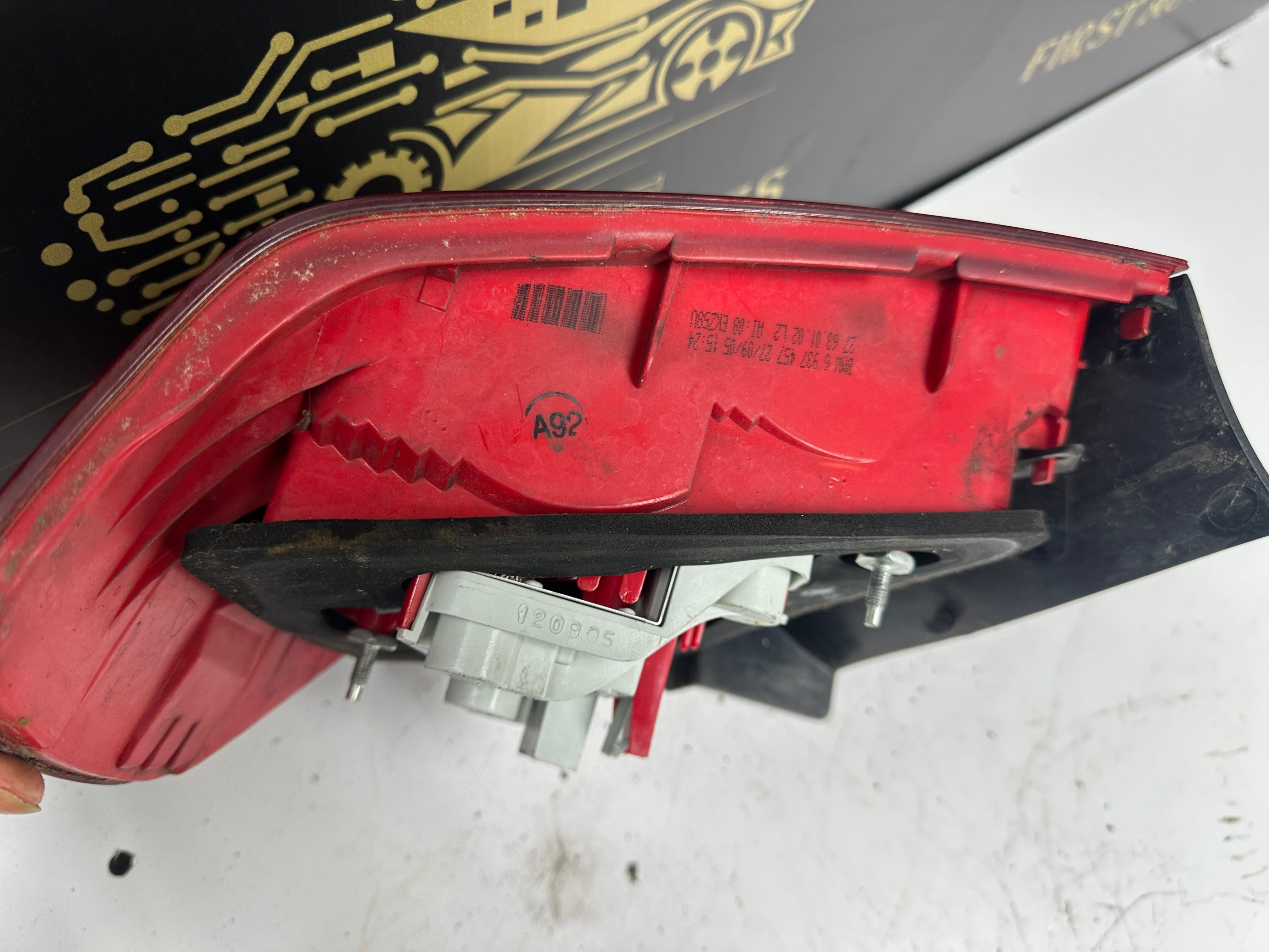 BMW 3 Series E90 E91 E93 2008 Left Rear Tail Light (276301 L)