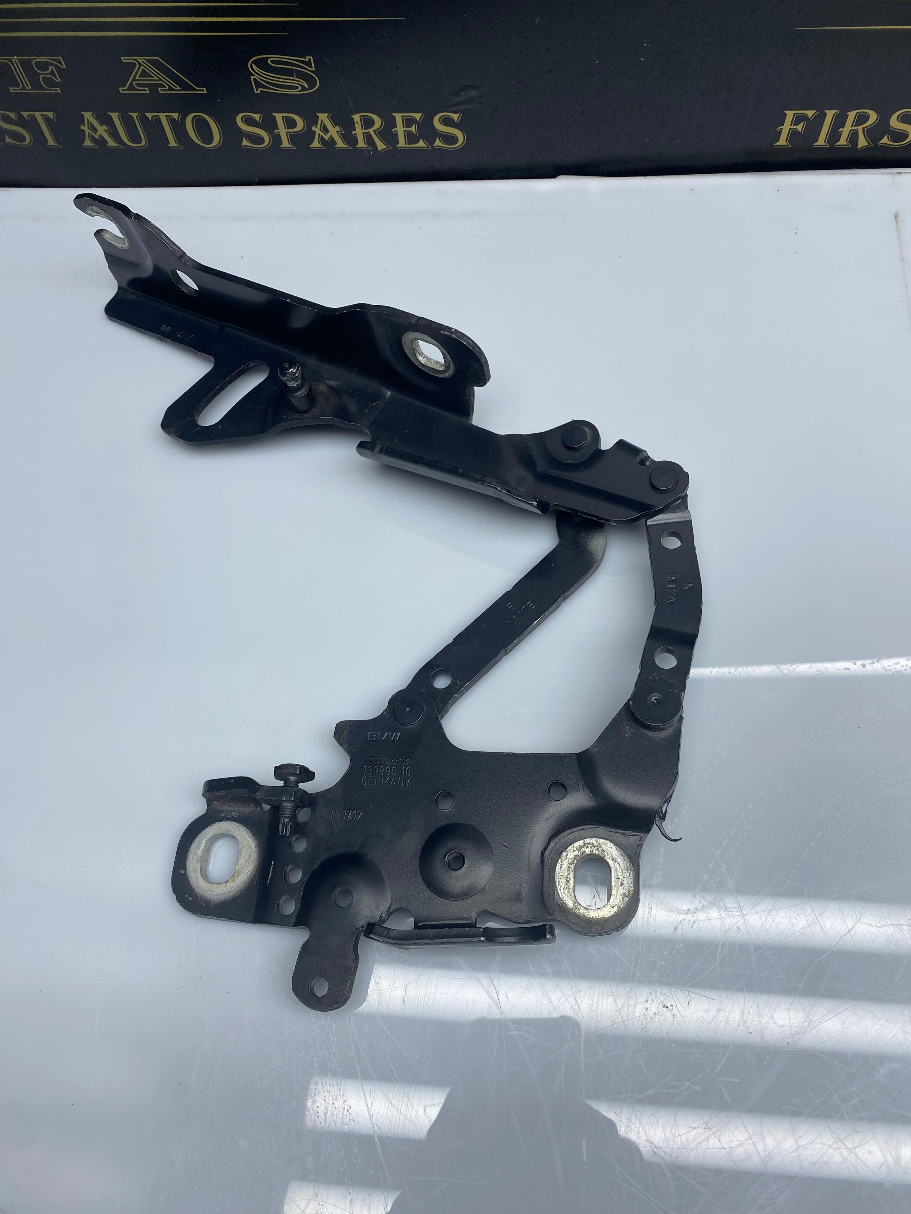 BMW 3 Series Front Right Side Bonnet Hood Hinge (13989610)