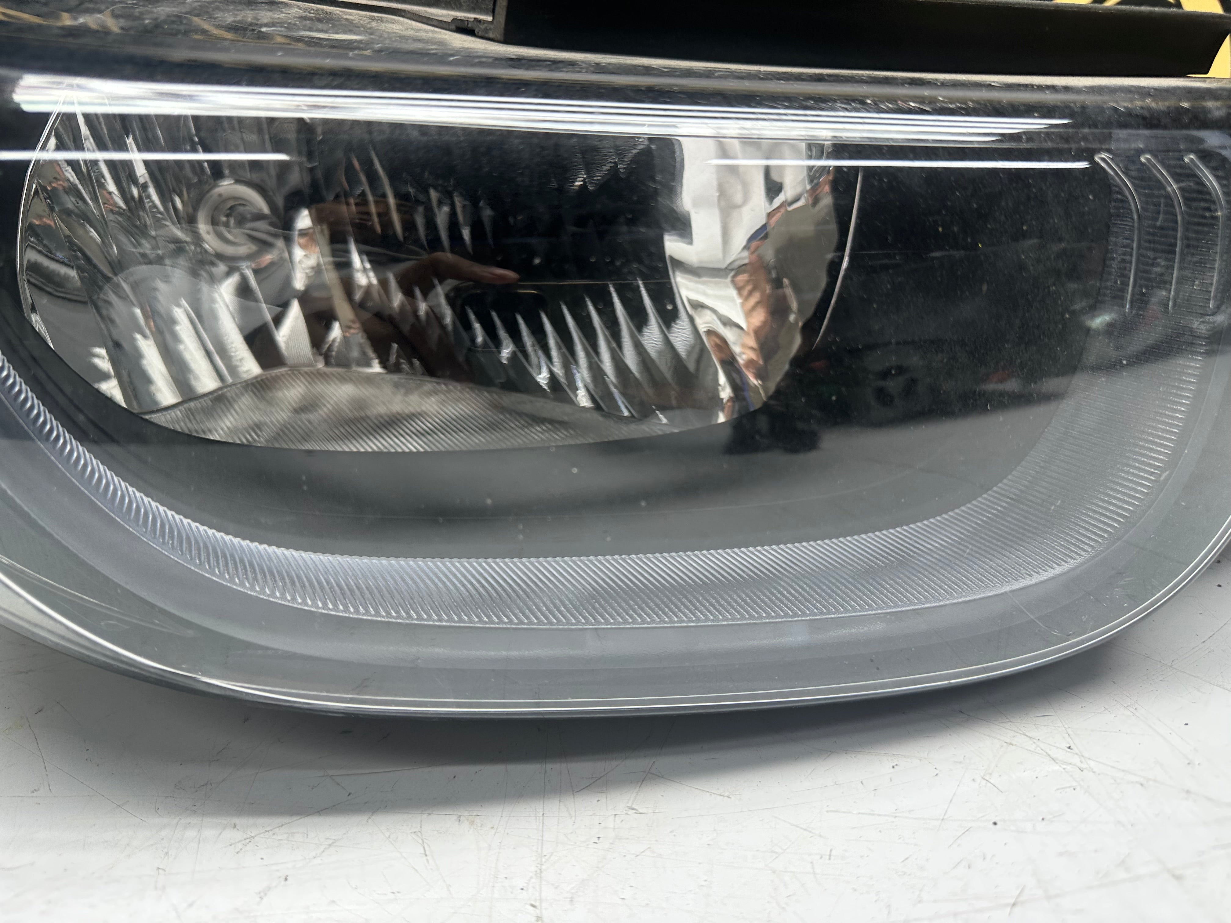 BMW i3 2017 Right Halogen Headlight 7295672 (63.11-7295672-12)