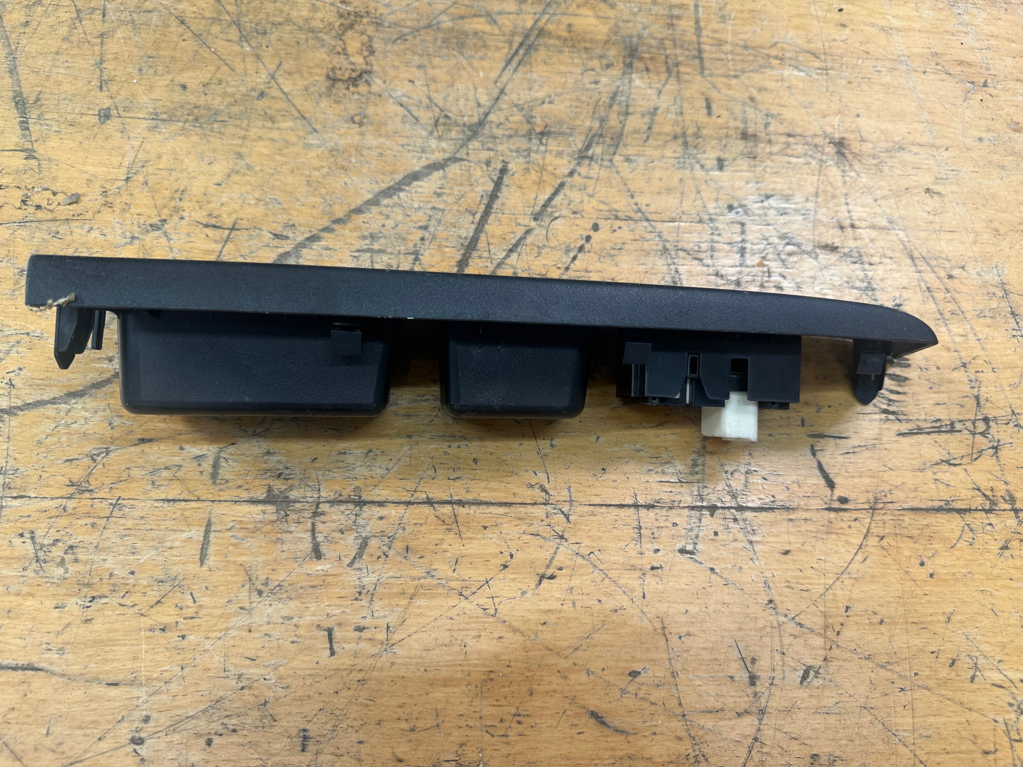 Toyota Yaris 2012 Front Passenger Left Window Switch (74232-0D320)