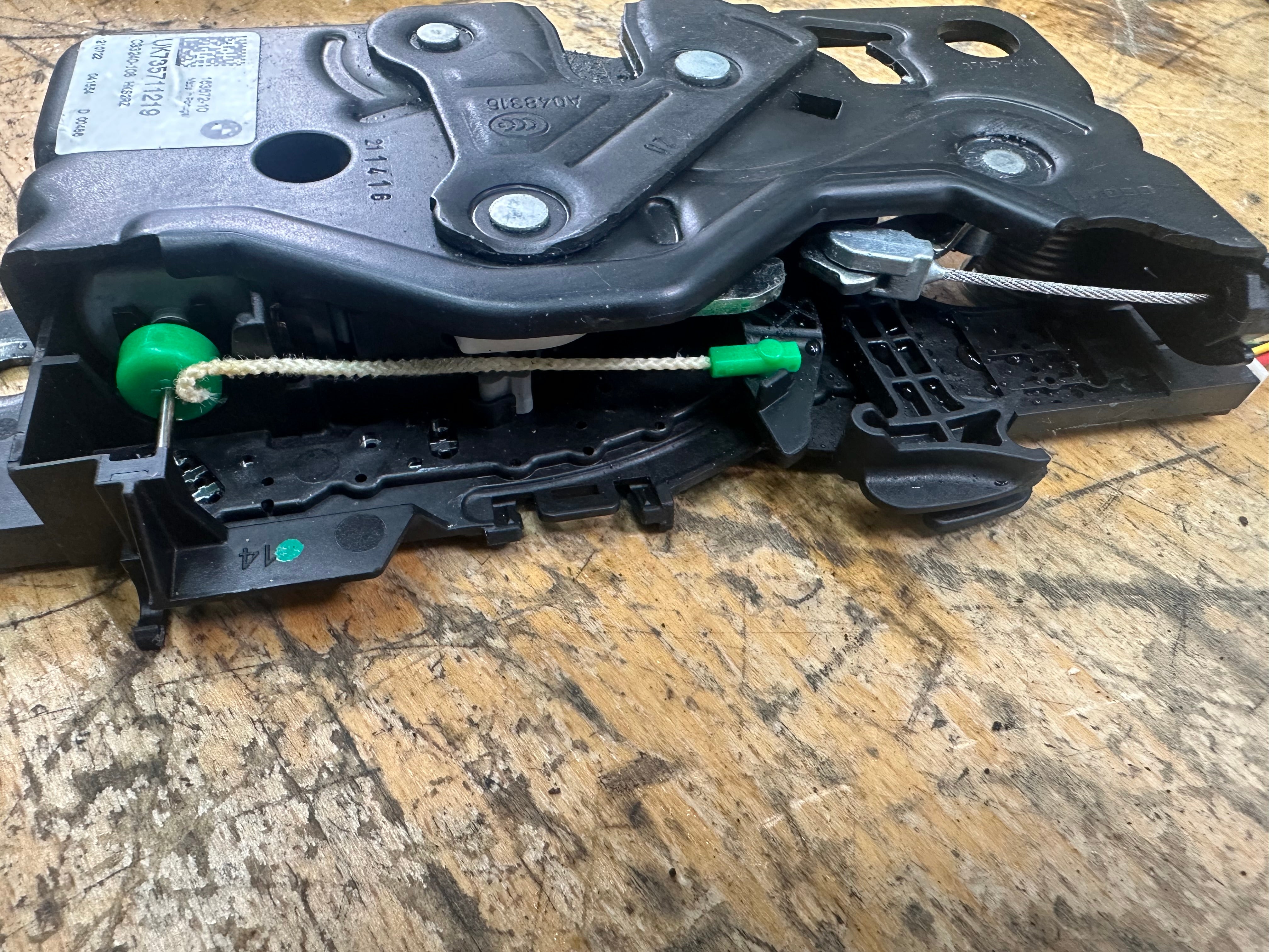 BMW 5 G30 G38 2019 Tailgate Trunk Boot Lock Catch Latch (738356111) (735711219)