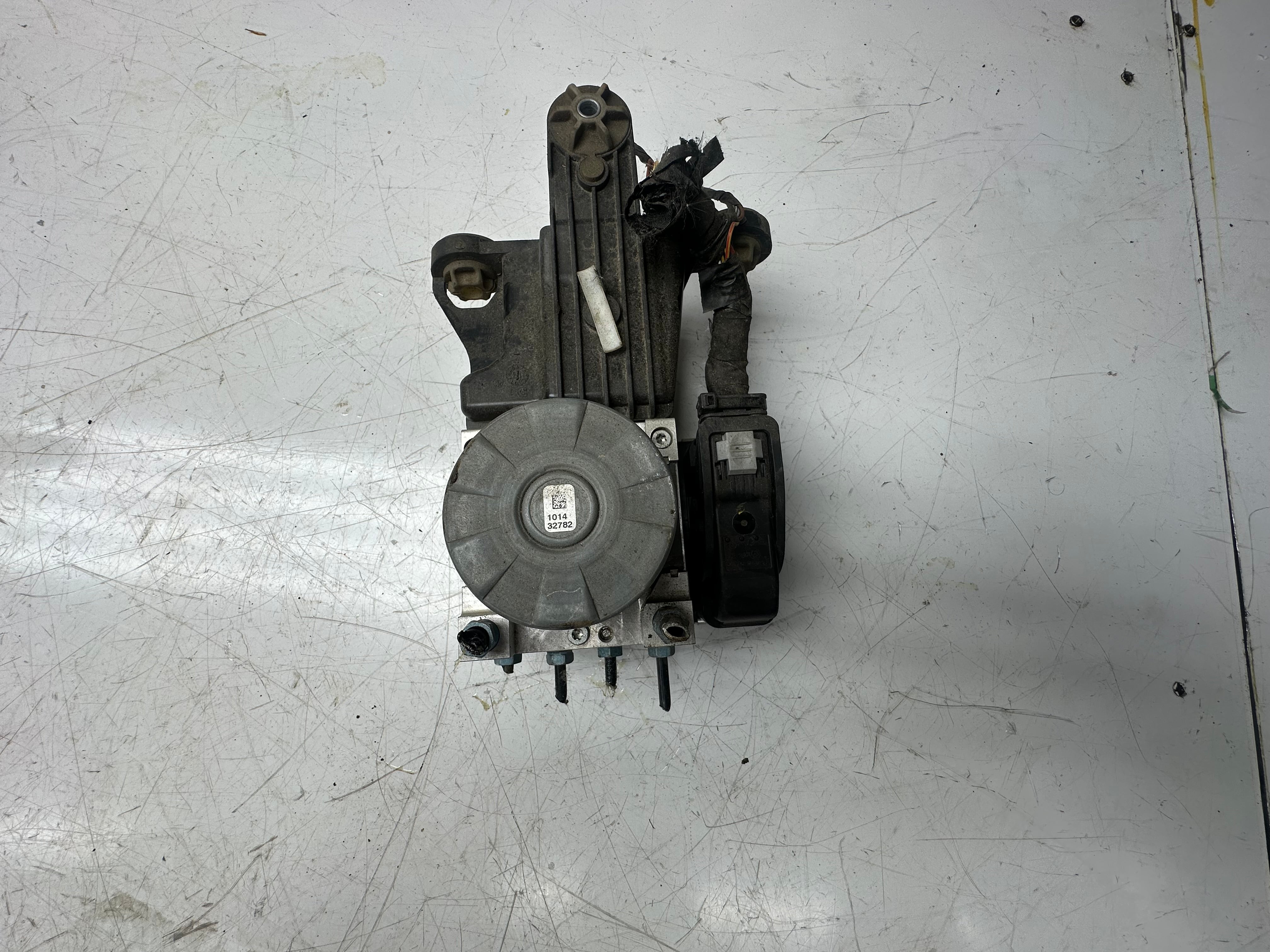BMW 3 Series G20 2019 2.0 Diesel ABS Pump Control Modulator (6899239) (6899240)