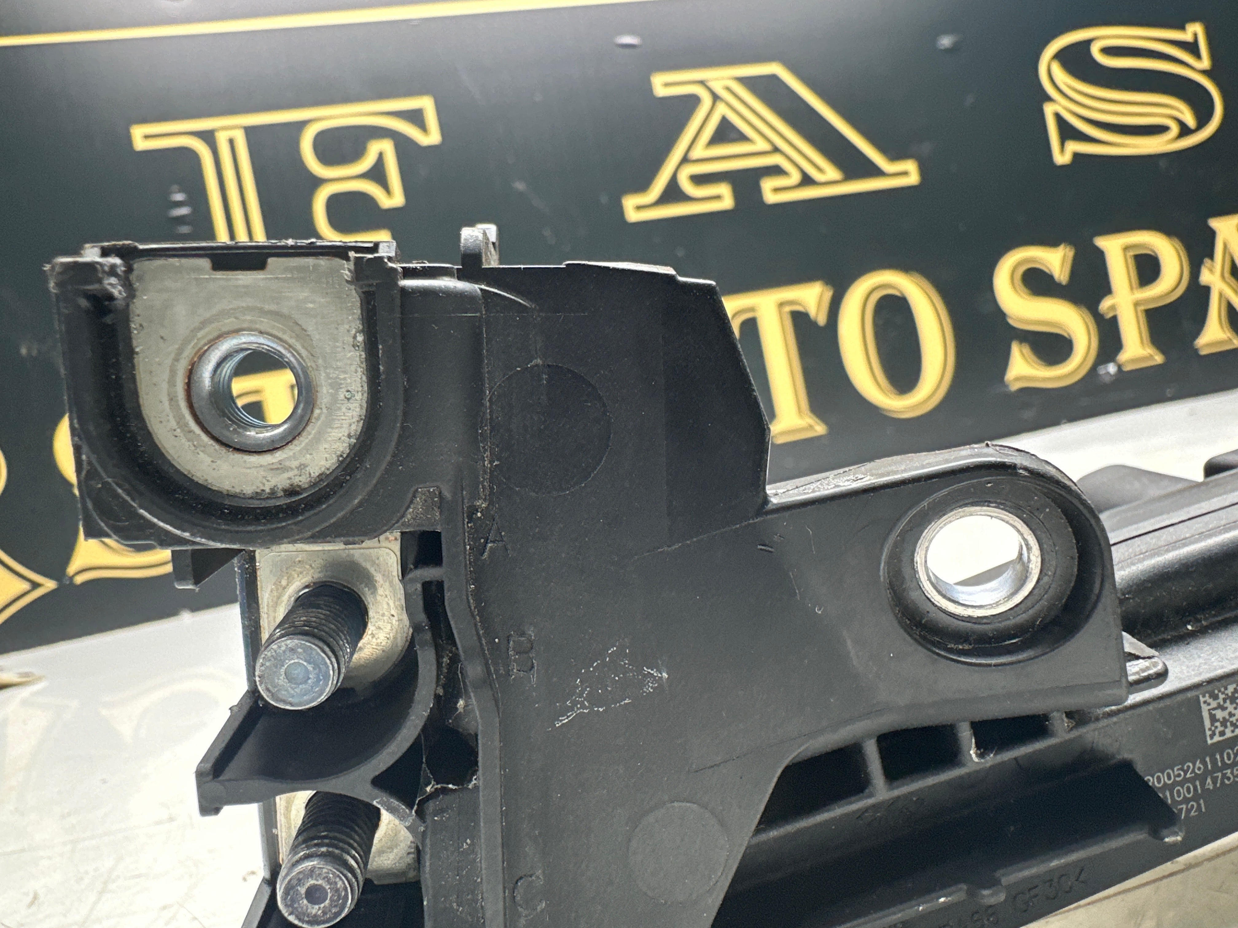 BMW 5 / 6 / 7 / X3 / X4 Series B+ Positive Terminal Point Distribution Box (9339824-04)