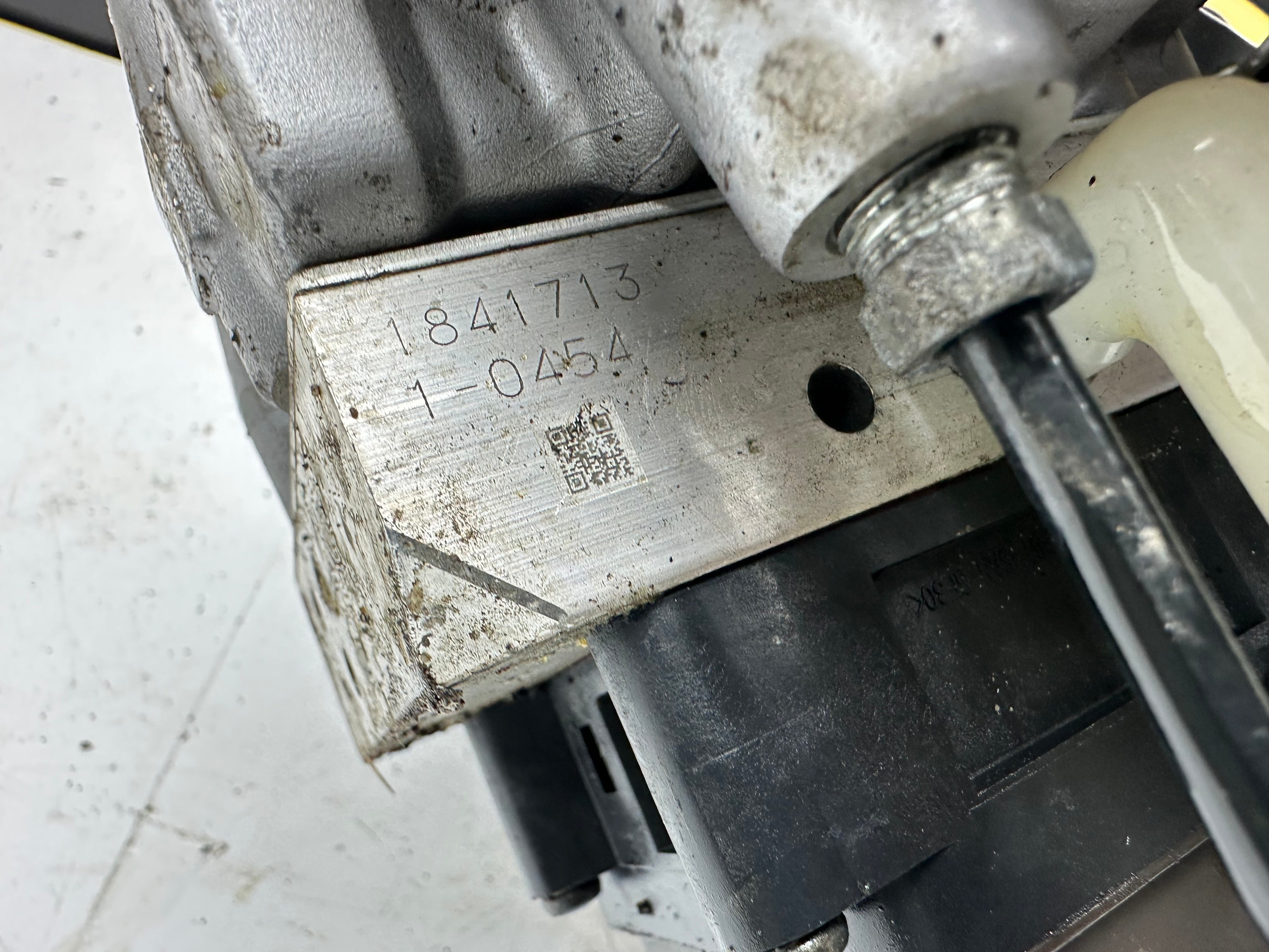 Toyota C-HR ABS Pump Brake Master Cylinder 1.8 Hybrid (47270-47040) (47210-10280)