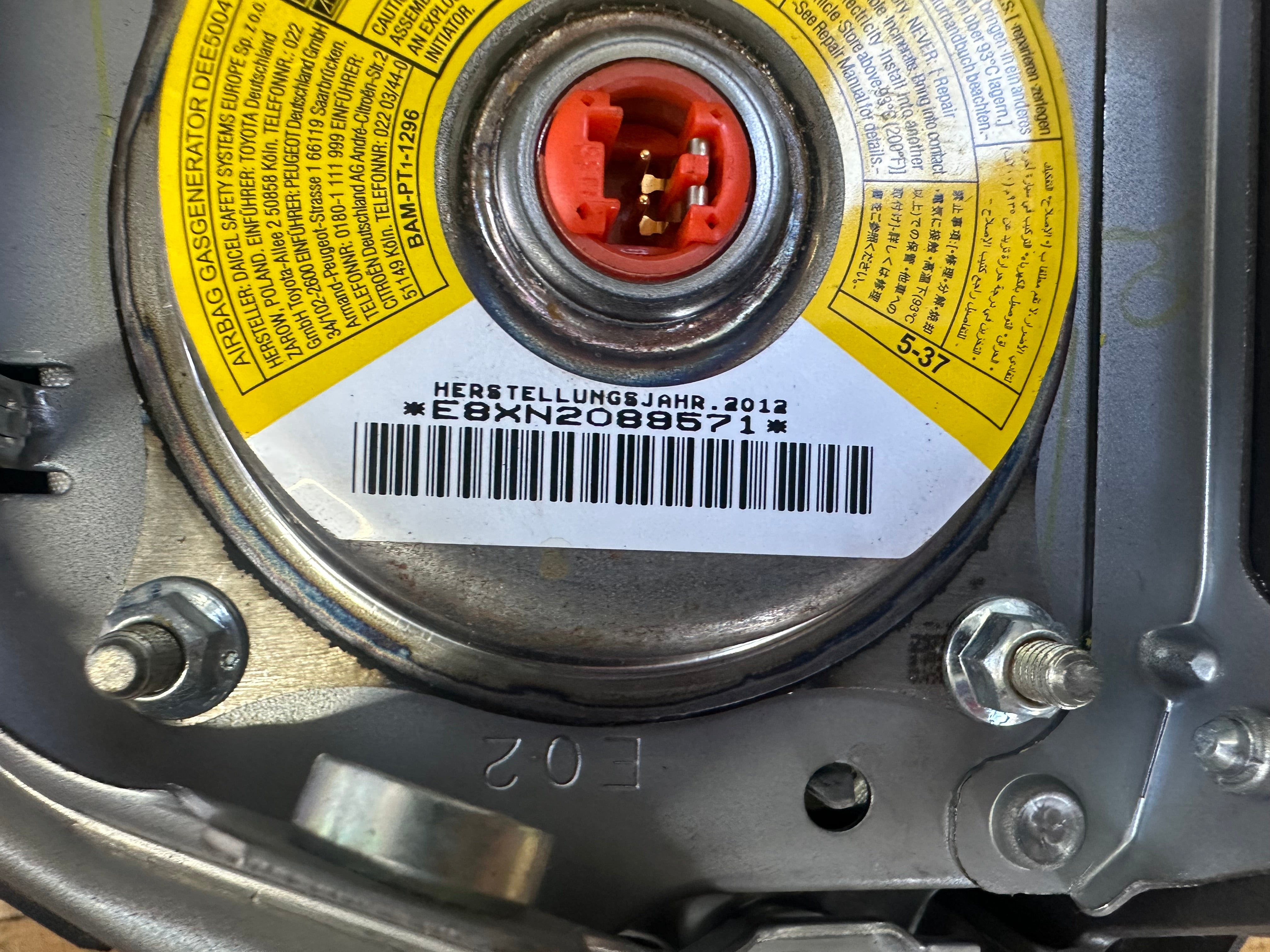 Toyota Aygo 2012 Steering Wheel Aiir bag (E8XN2088571)