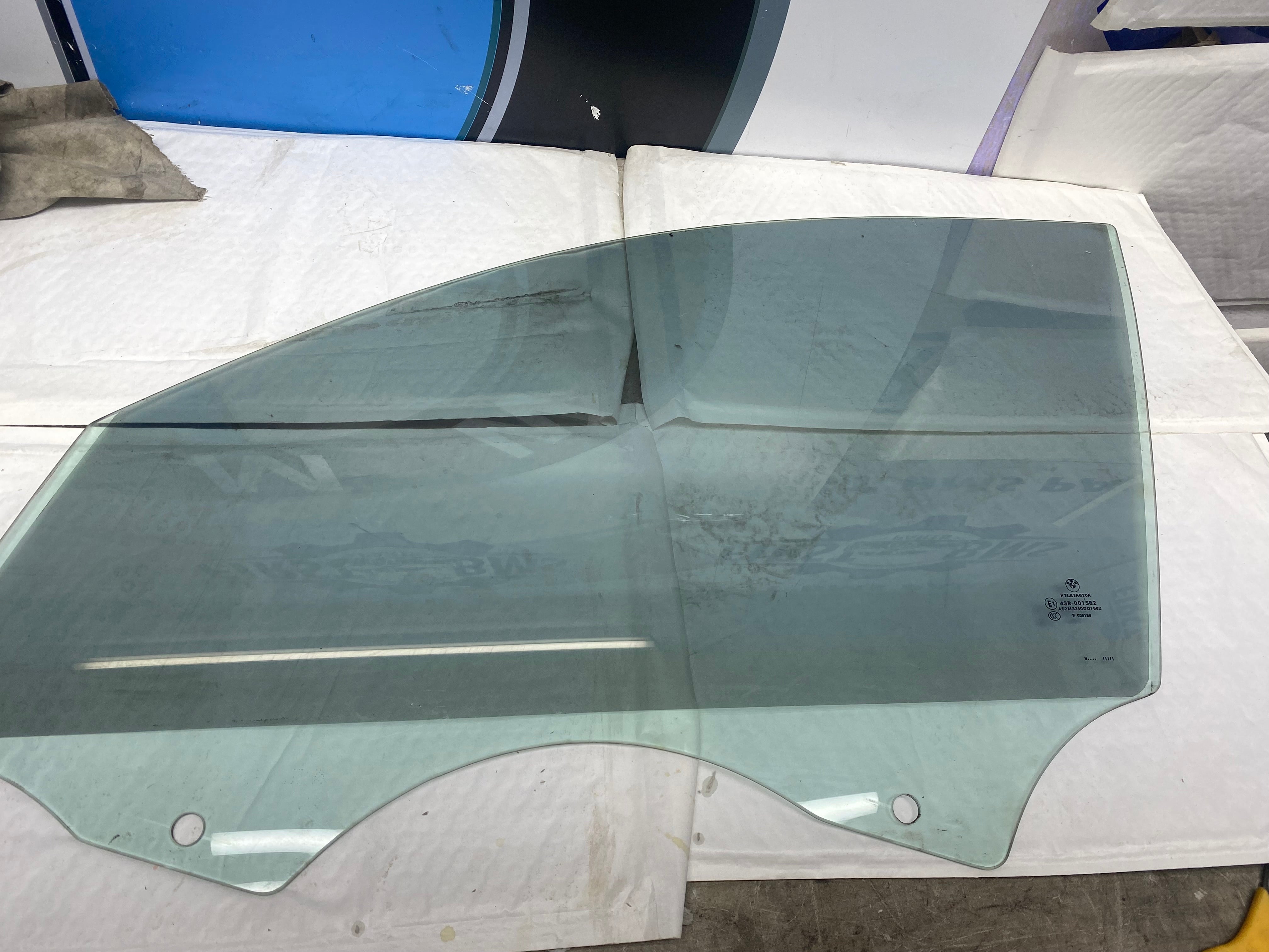 BMW 1 Series E87 Front Passenger Side Window Glass 2004–2011