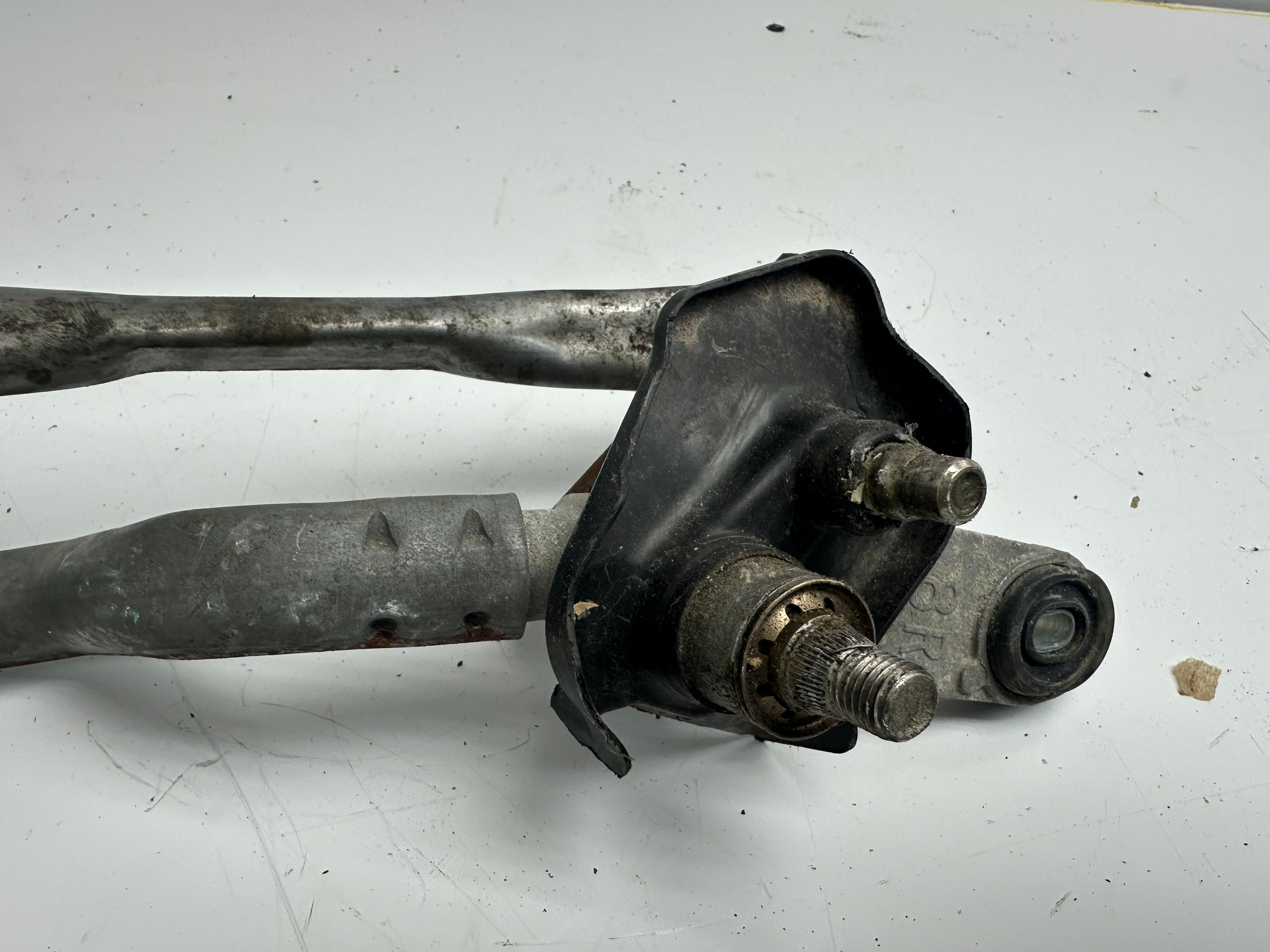 Toyota Yaris Front Wiper Motor & Linkage (85110-0D200, 159300-4124)