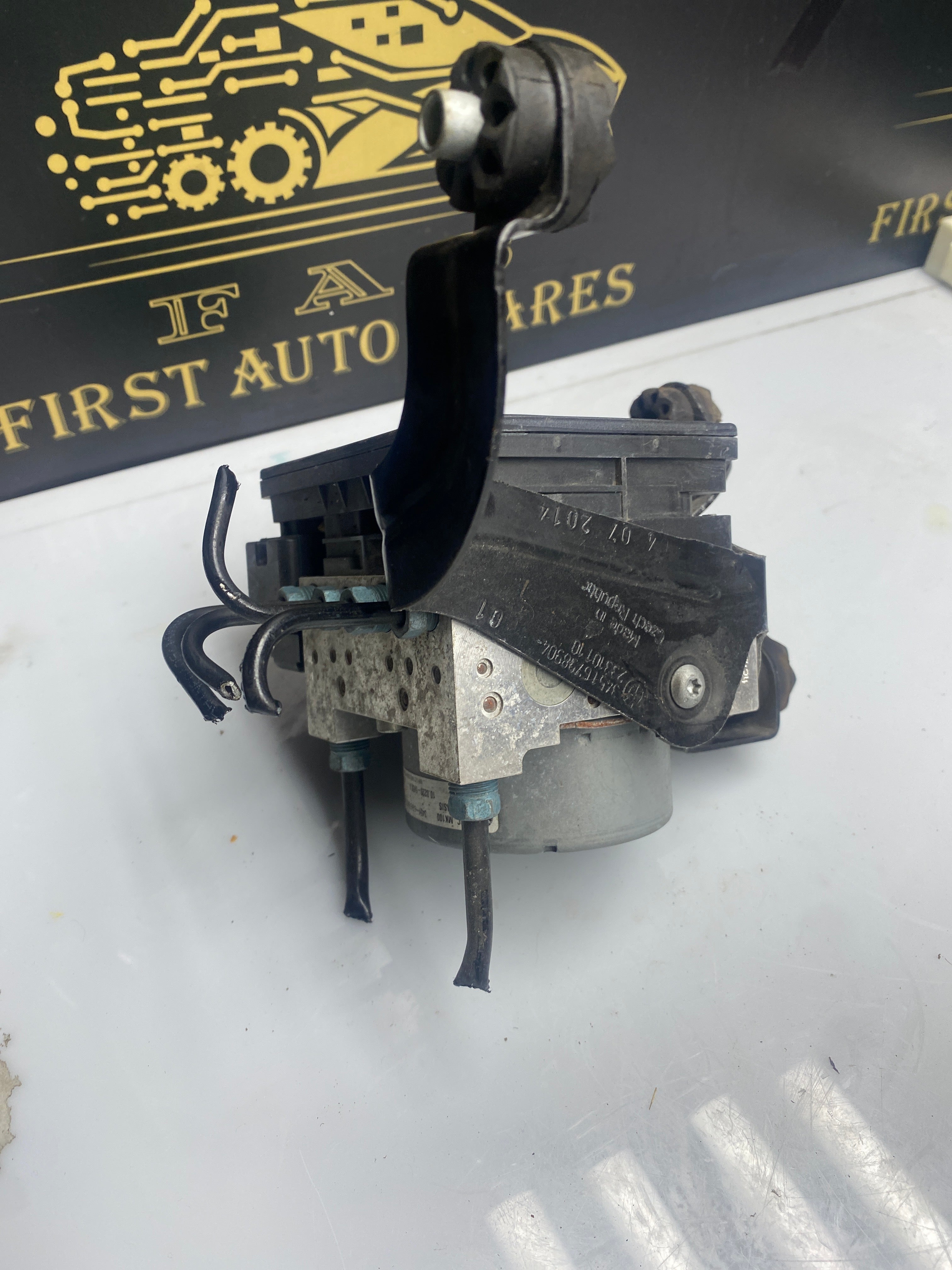 BMW 1 Series F20/F21 & 3 Series F30/F31 ABS Pump & DSC ECU Controller MK100 (6868638)