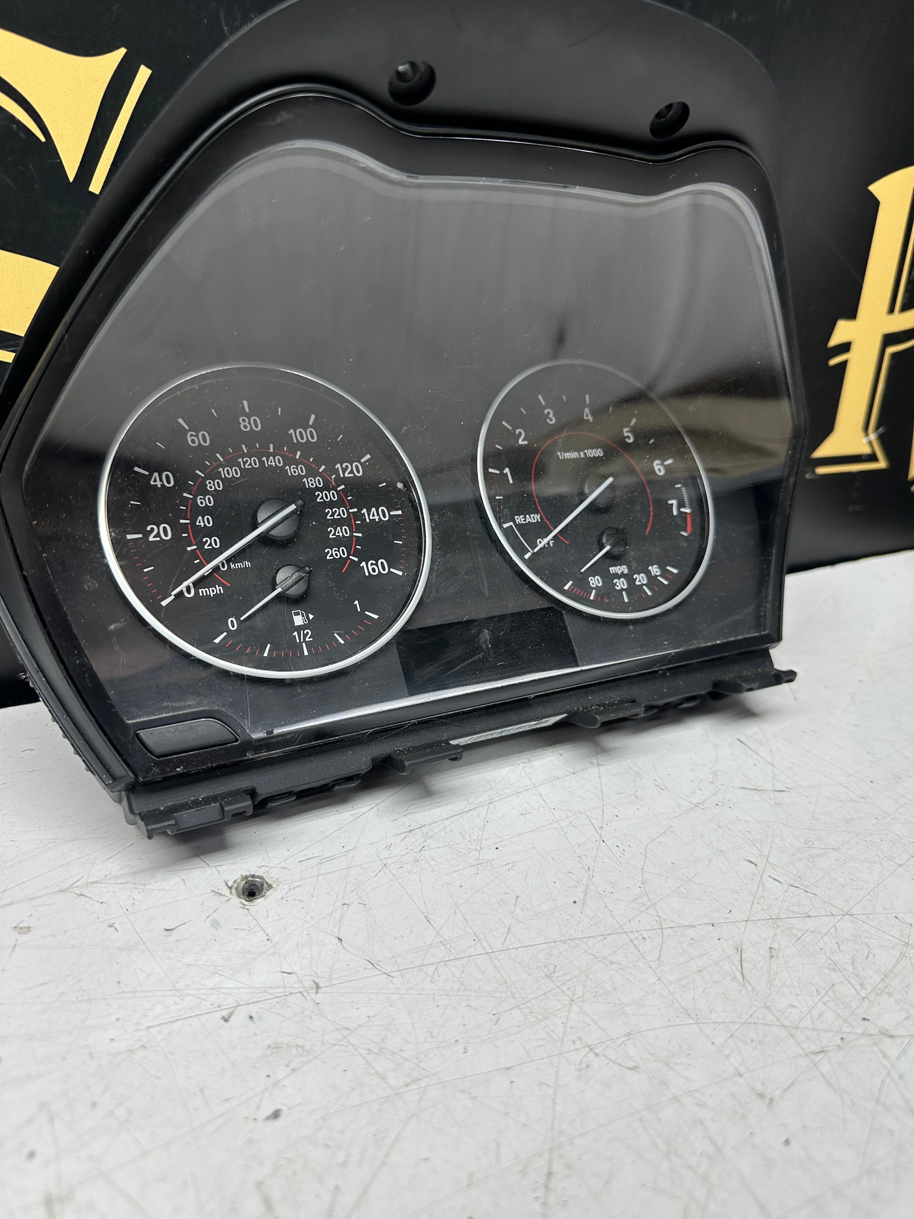 BMW X1 F48 Diesel Instrument Cluster / Speedometer (176494-11)
