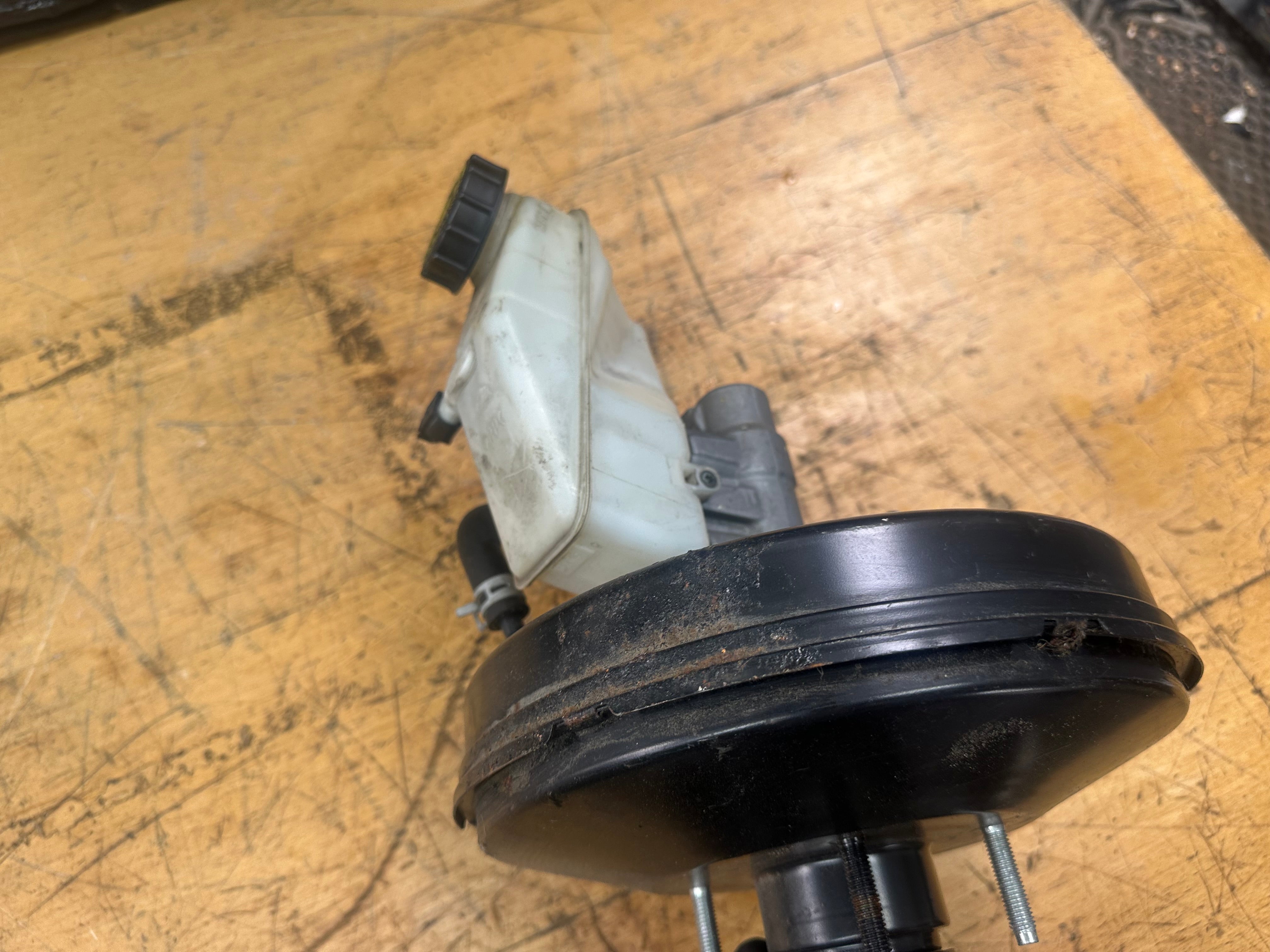 Toyota Yaris 2012–2020 Brake Servo & Master Cylinder 1.3 Petrol (47200-0D560)