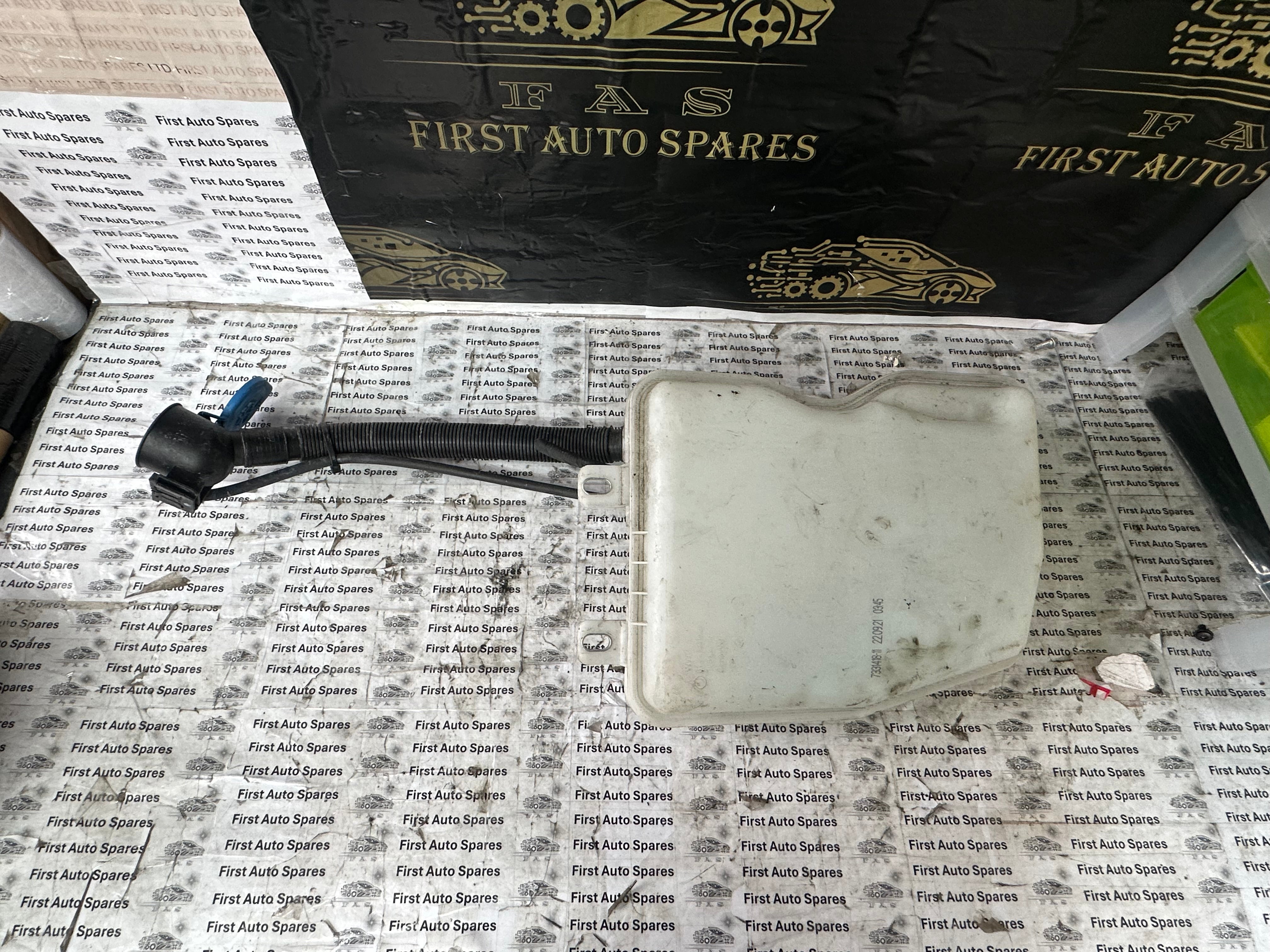 BMW X1 X2 Series F48 F39 Windscreen Washer Bottle Tank (7331418) (7331418-11)
